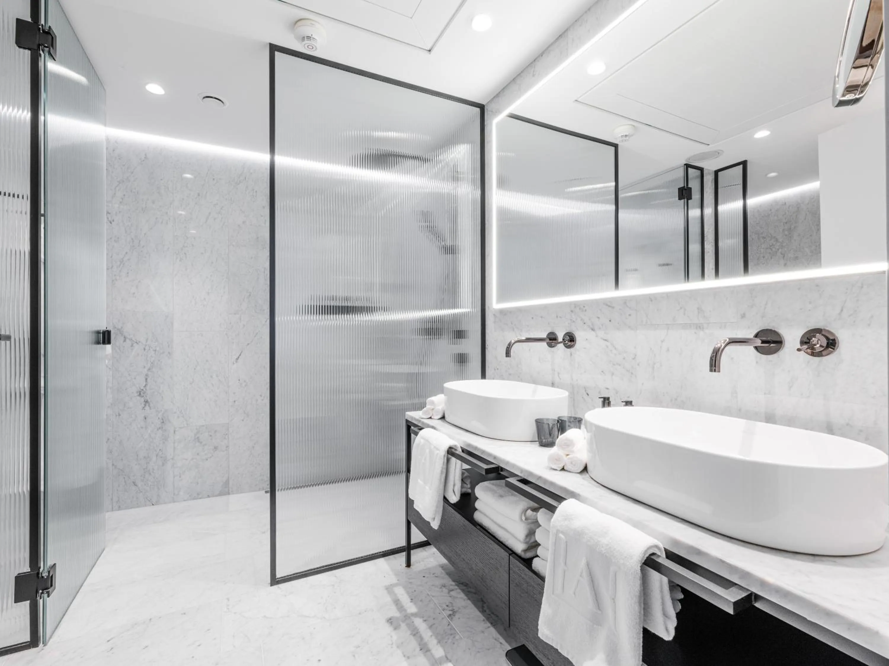 Shower in The Amauris Vienna - Relais & Châteaux