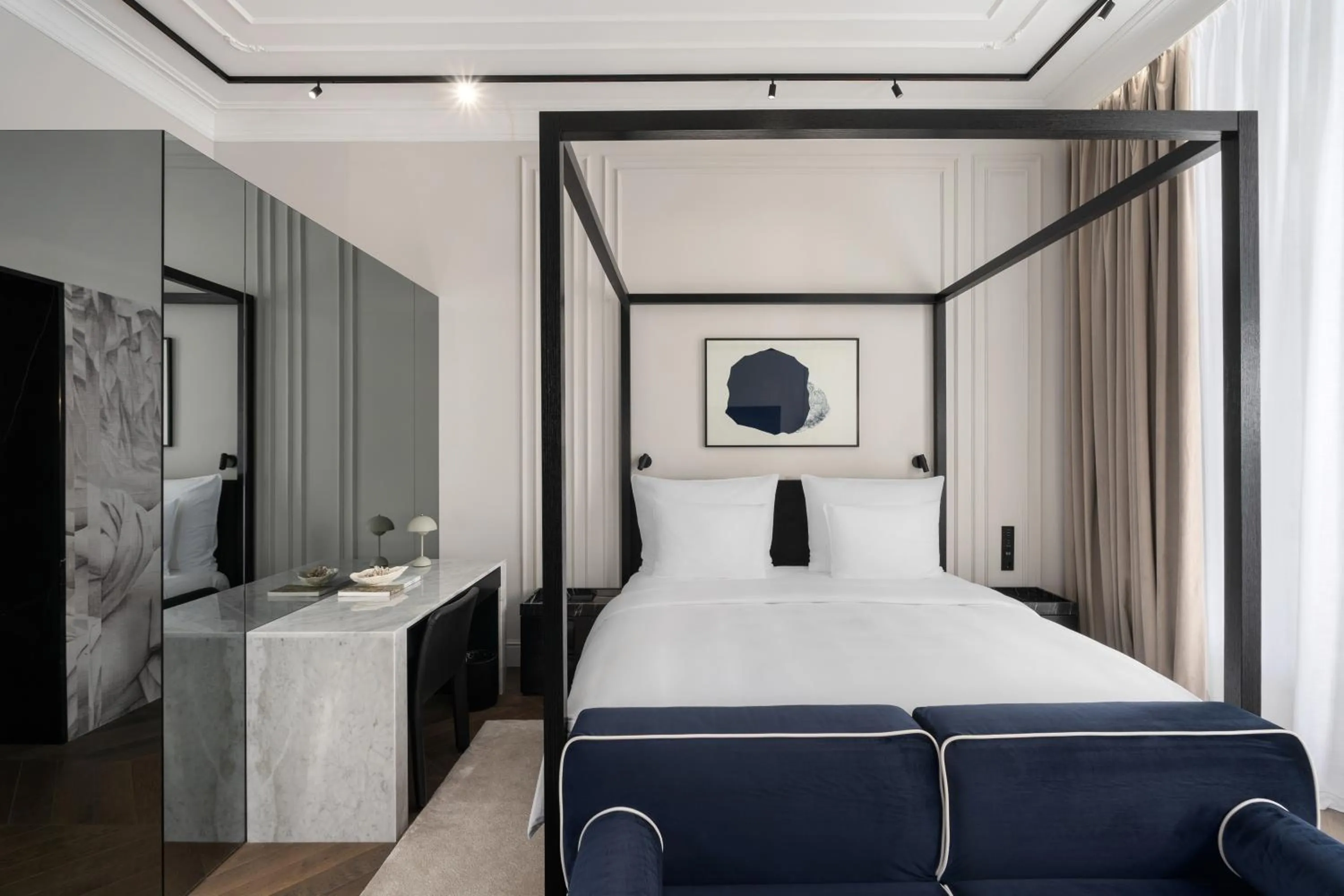 Bed in The Amauris Vienna - Relais & Châteaux