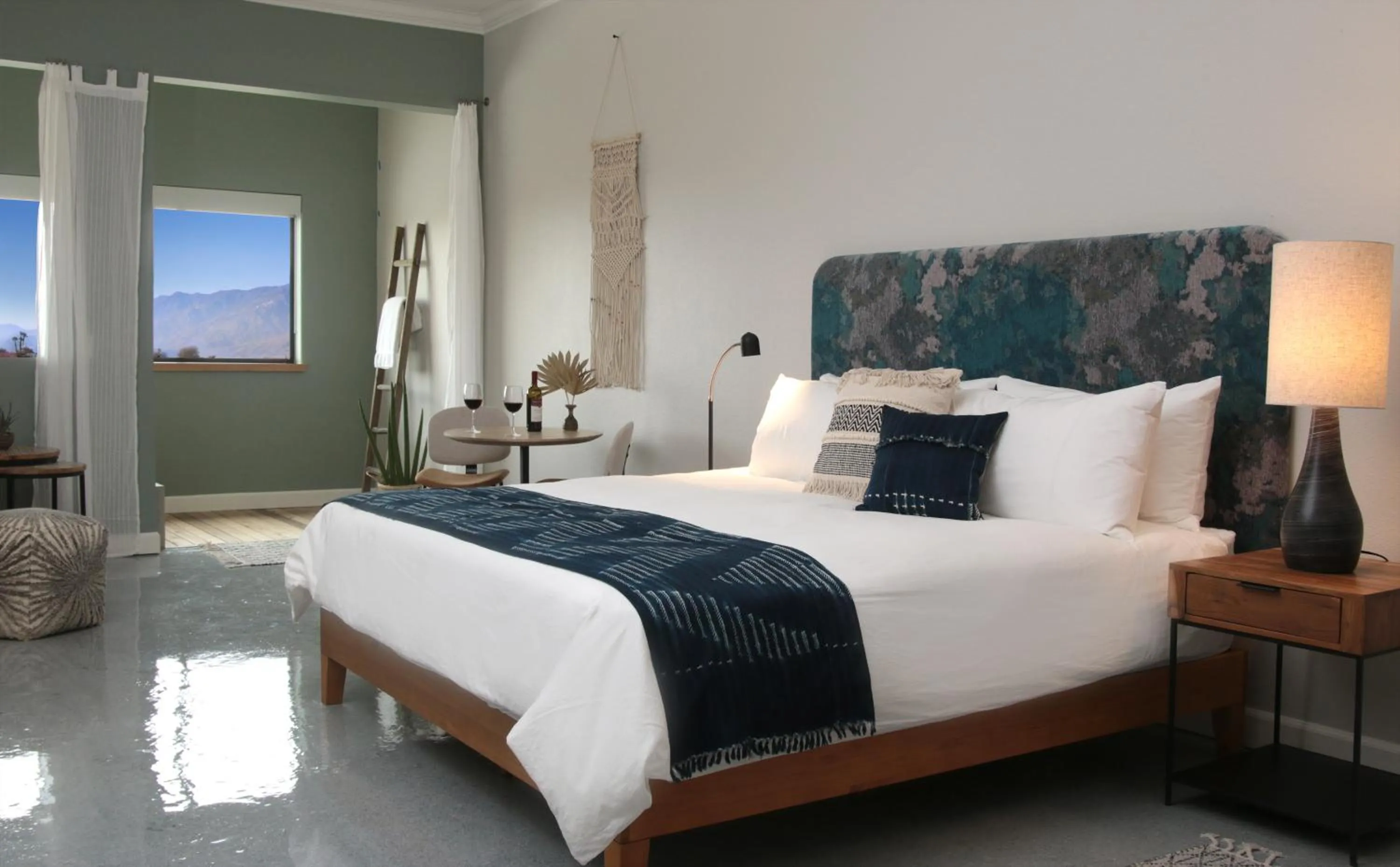 Bed in Azure Palm Hot Springs