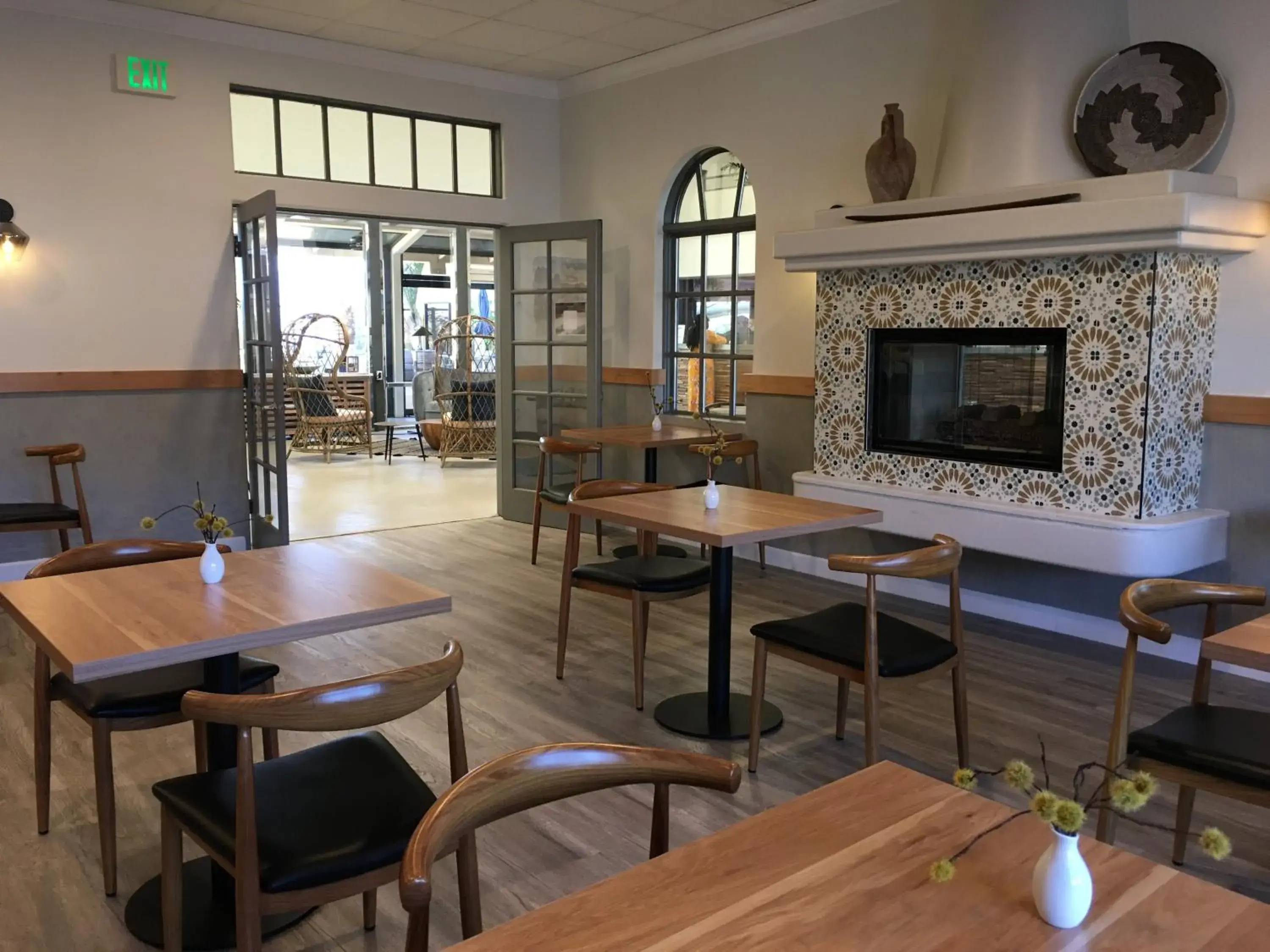 Restaurant/places to eat in Azure Palm Hot Springs Restaurant/places to eat in Azure Palm Hot Springs