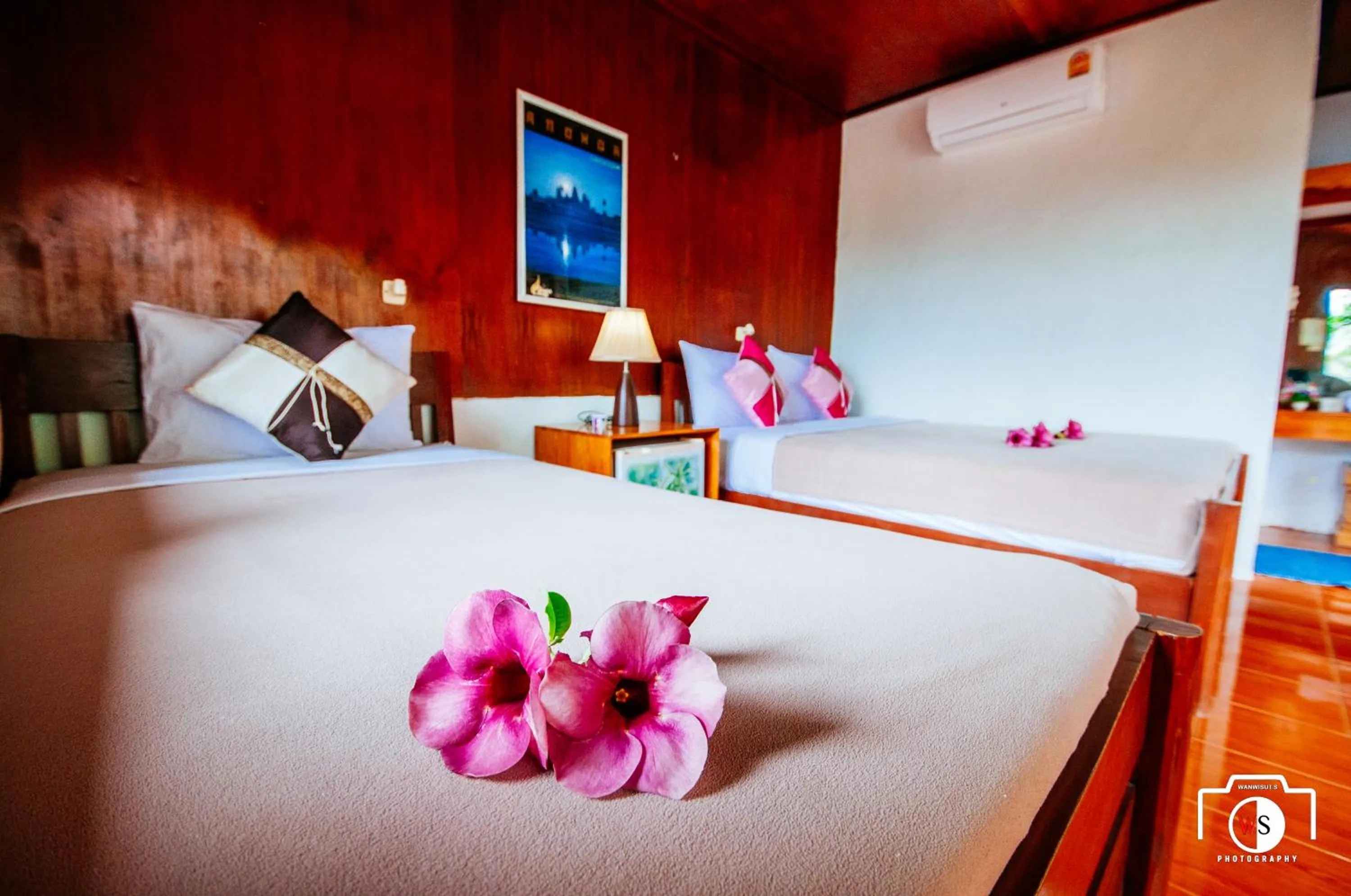 Photo of the whole room, Bed in Venus Resort