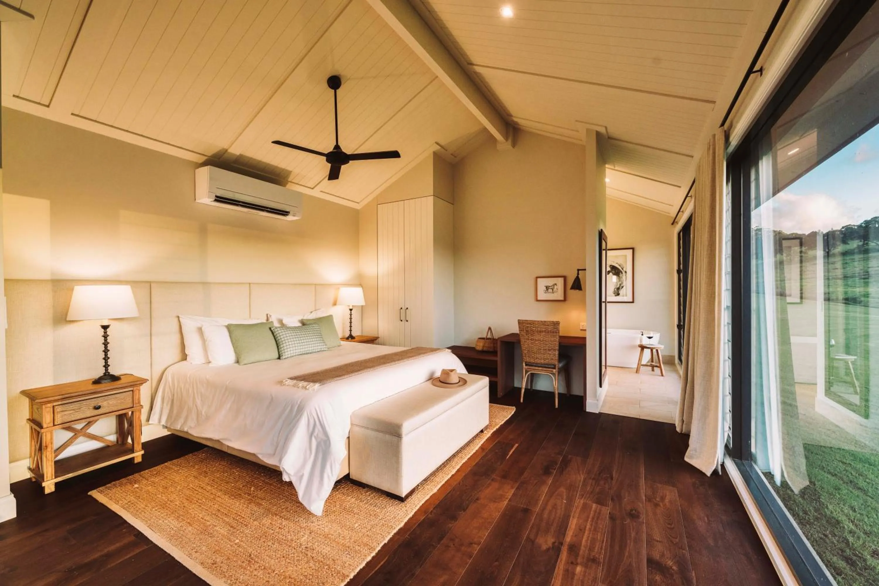 Bedroom, Bed in Beechmont Estate