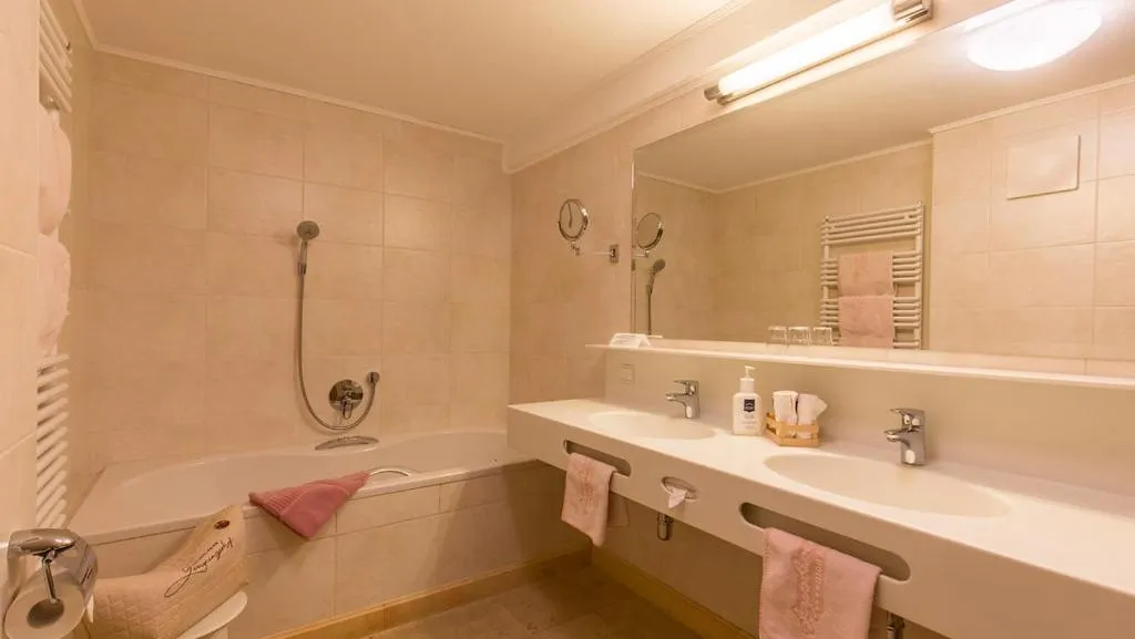 Bathroom in Hotel Gaspingerhof