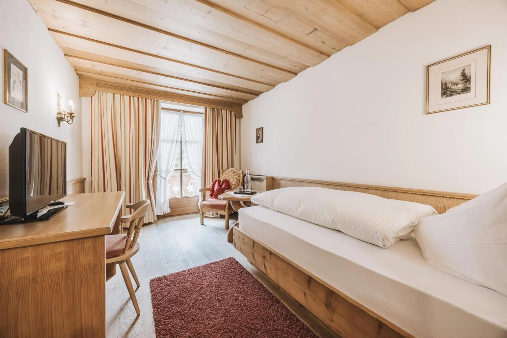 Photo of the whole room, Bed in Hotel Gaspingerhof