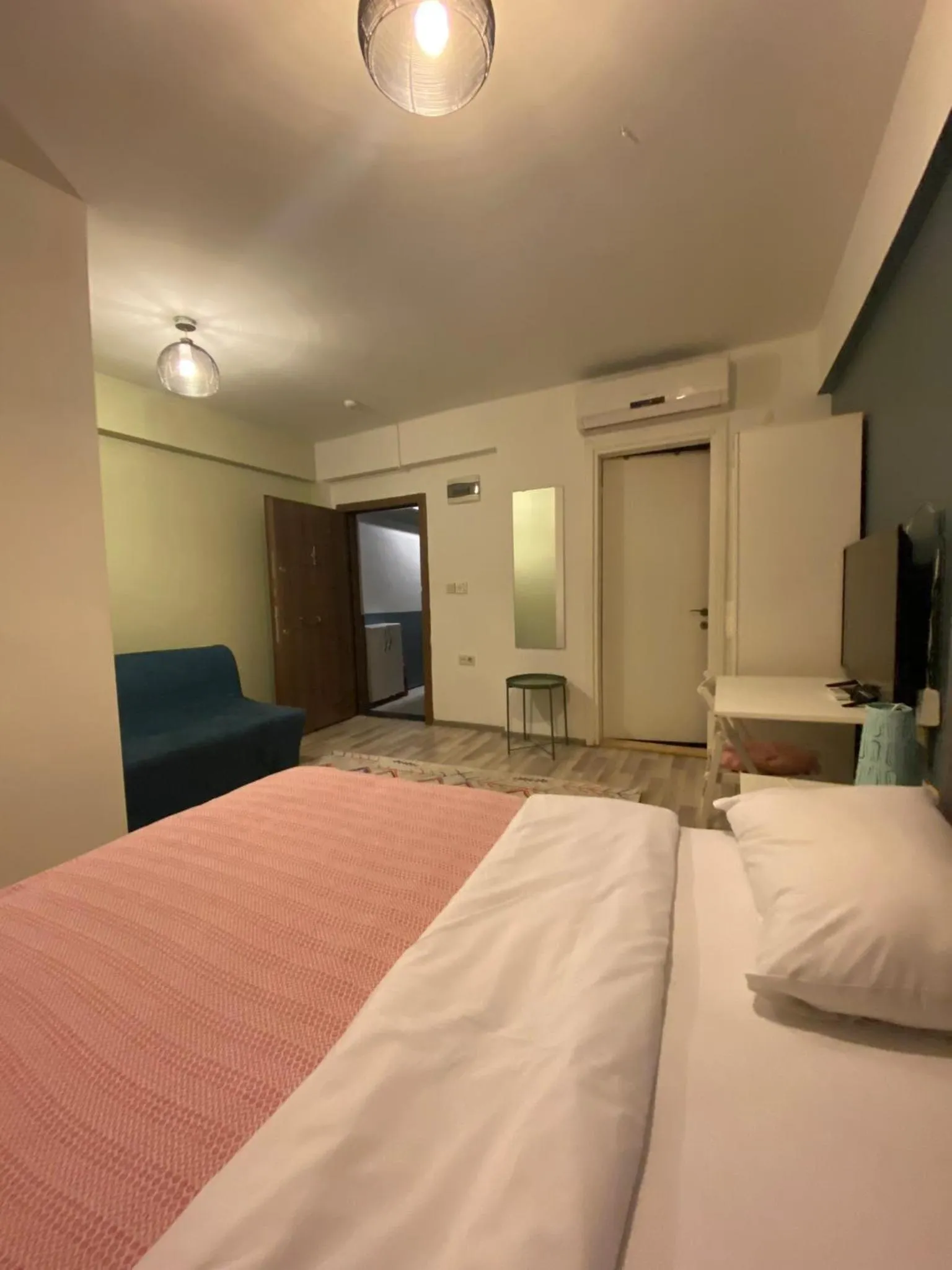 Bed in Istanbul Hub Flats