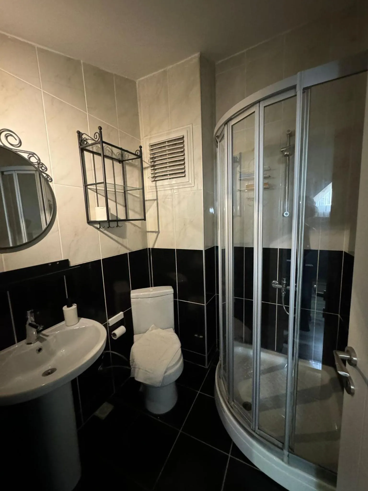 Shower in Istanbul Hub Flats