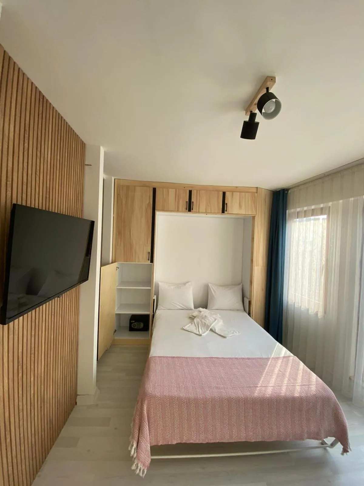 TV and multimedia, Bed in Istanbul Hub Flats