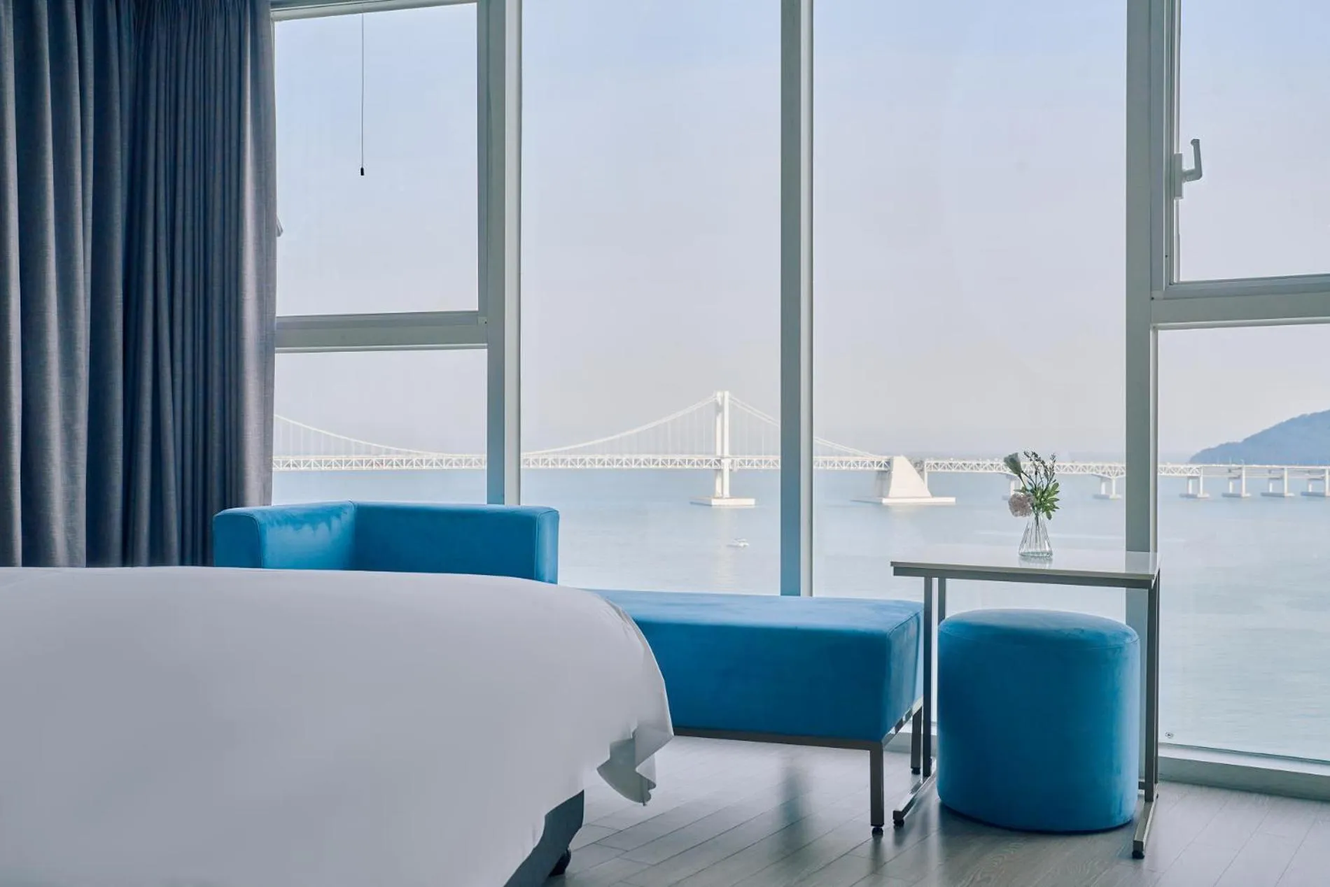 Bed in Hotel Aqua Palace