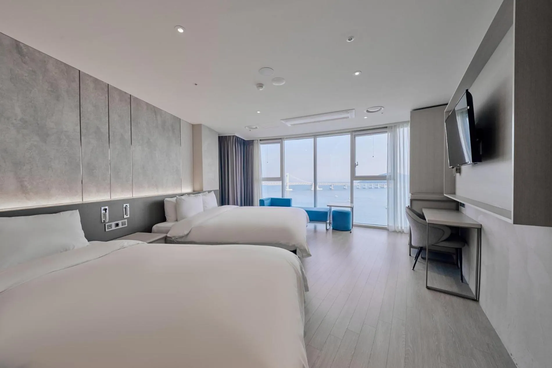 Bed in Hotel Aqua Palace