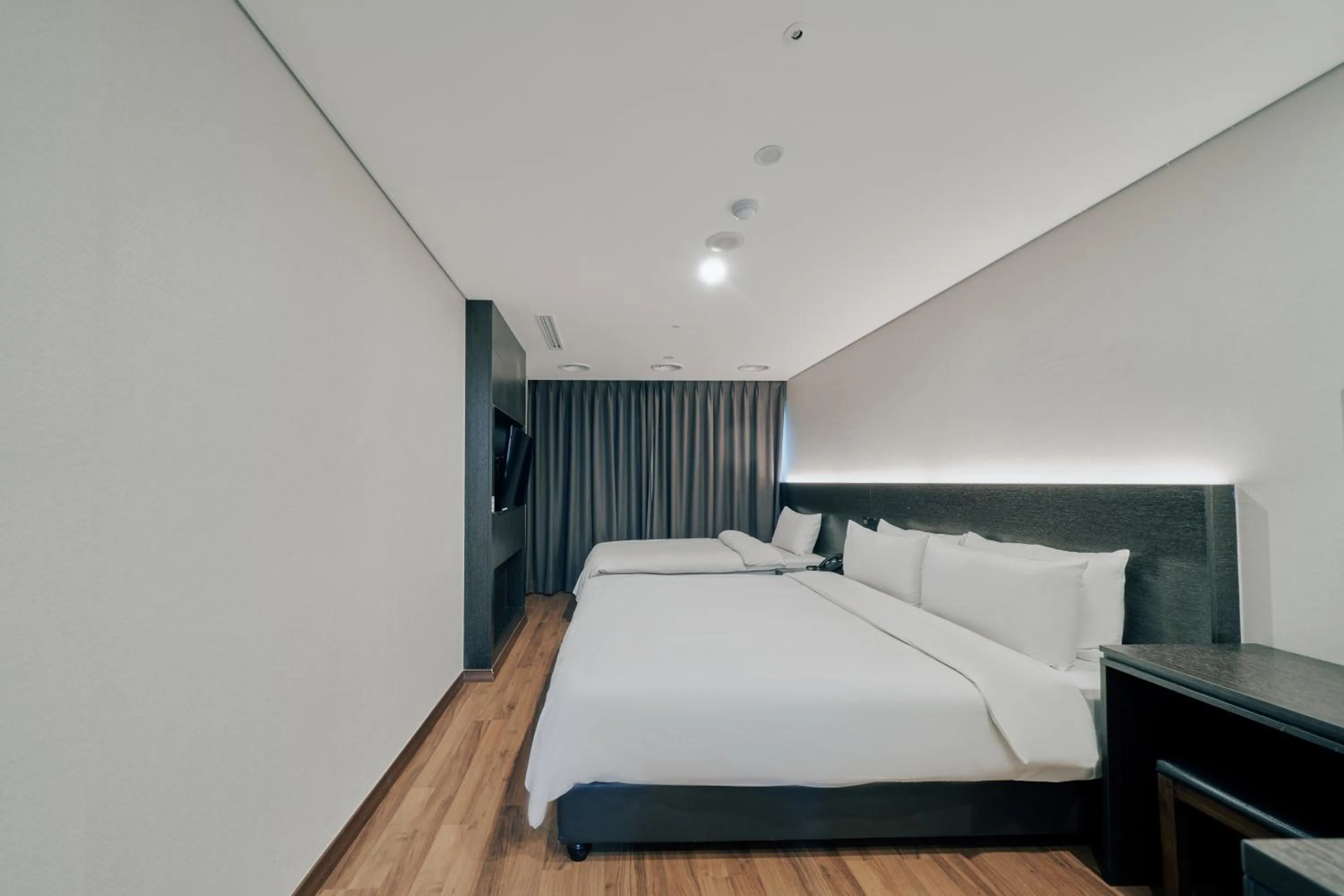 Bed in Hotel Aqua Palace