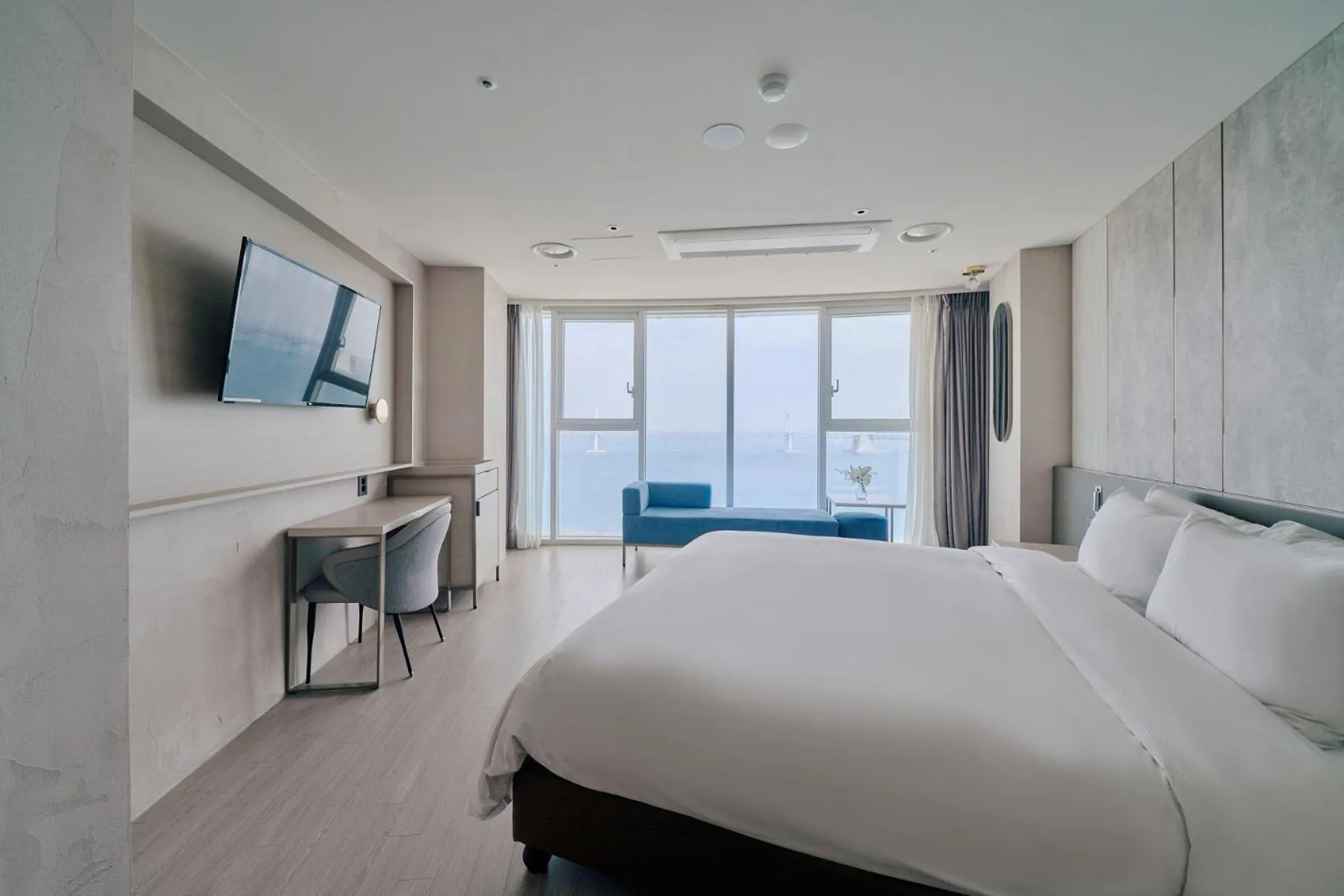 Bed in Hotel Aqua Palace