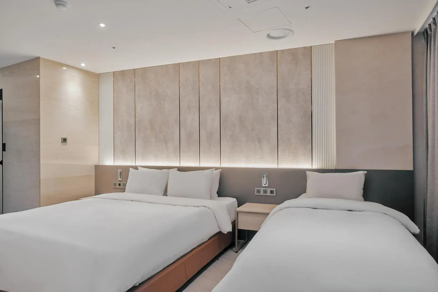 Bed in Hotel Aqua Palace Bed in Hotel Aqua Palace