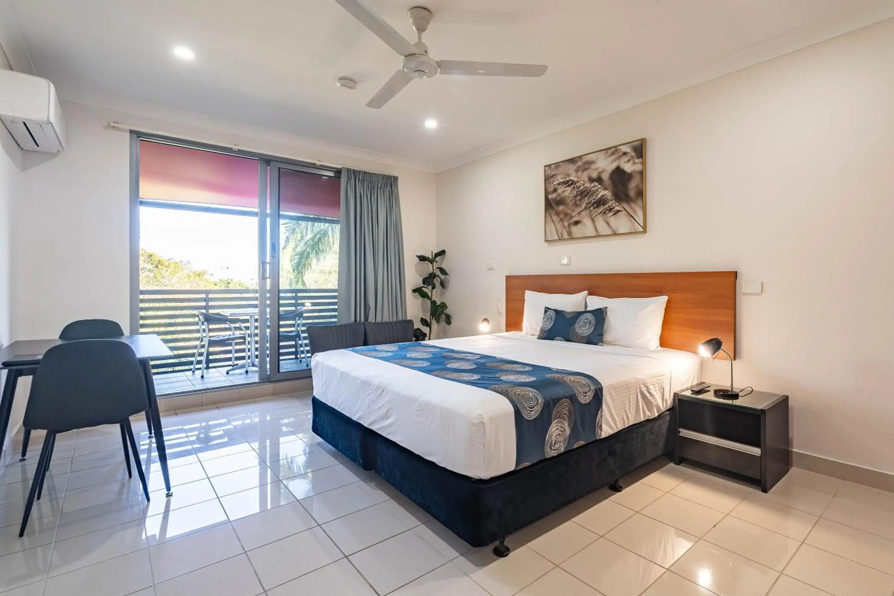 Deluxe King Studio in Vitina Studio Motel Deluxe King Studio in Vitina Studio Motel