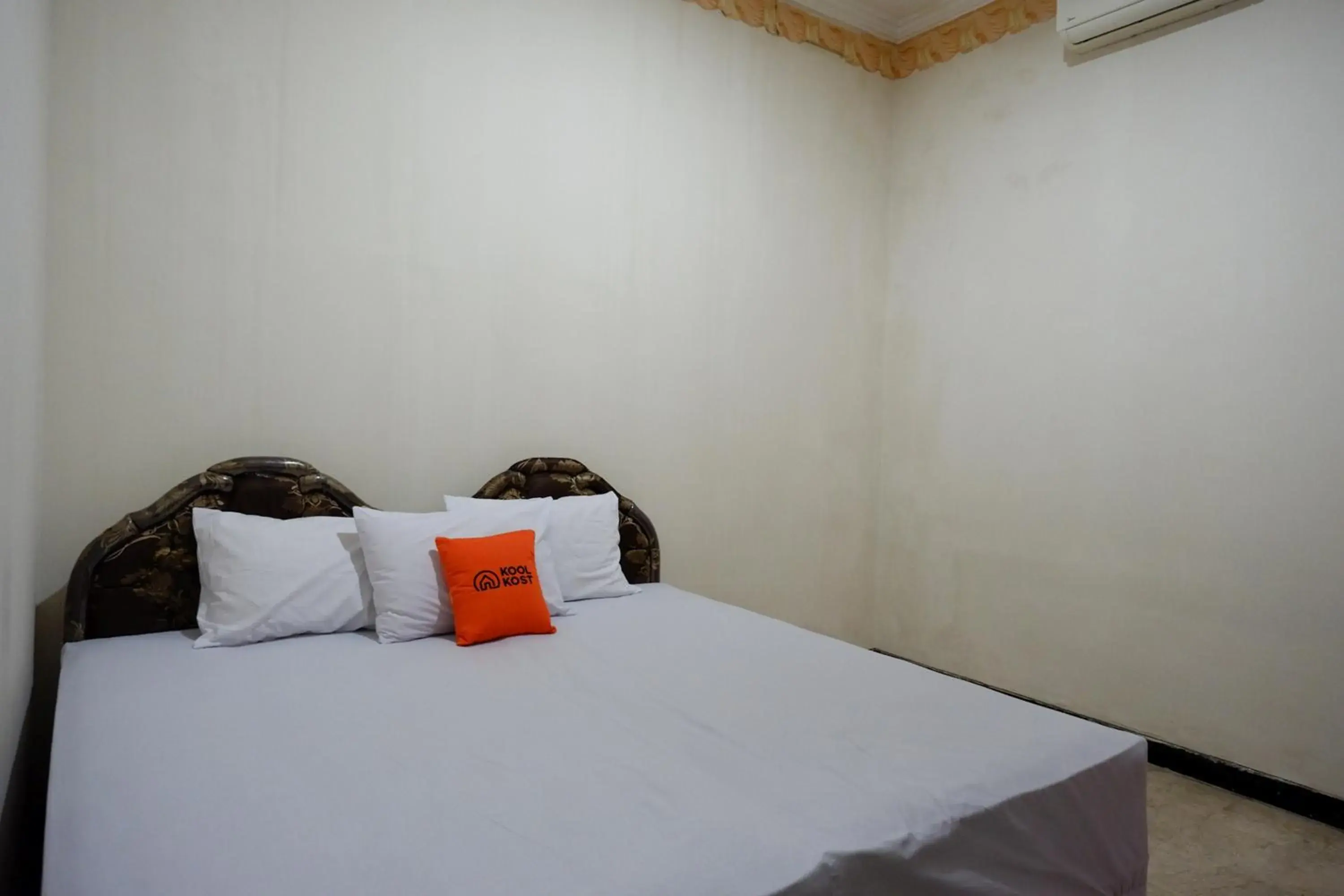 Bedroom in KoolKost near Kawasan Simpang Lima Semarang Bedroom in KoolKost near Kawasan Simpang Lima Semarang