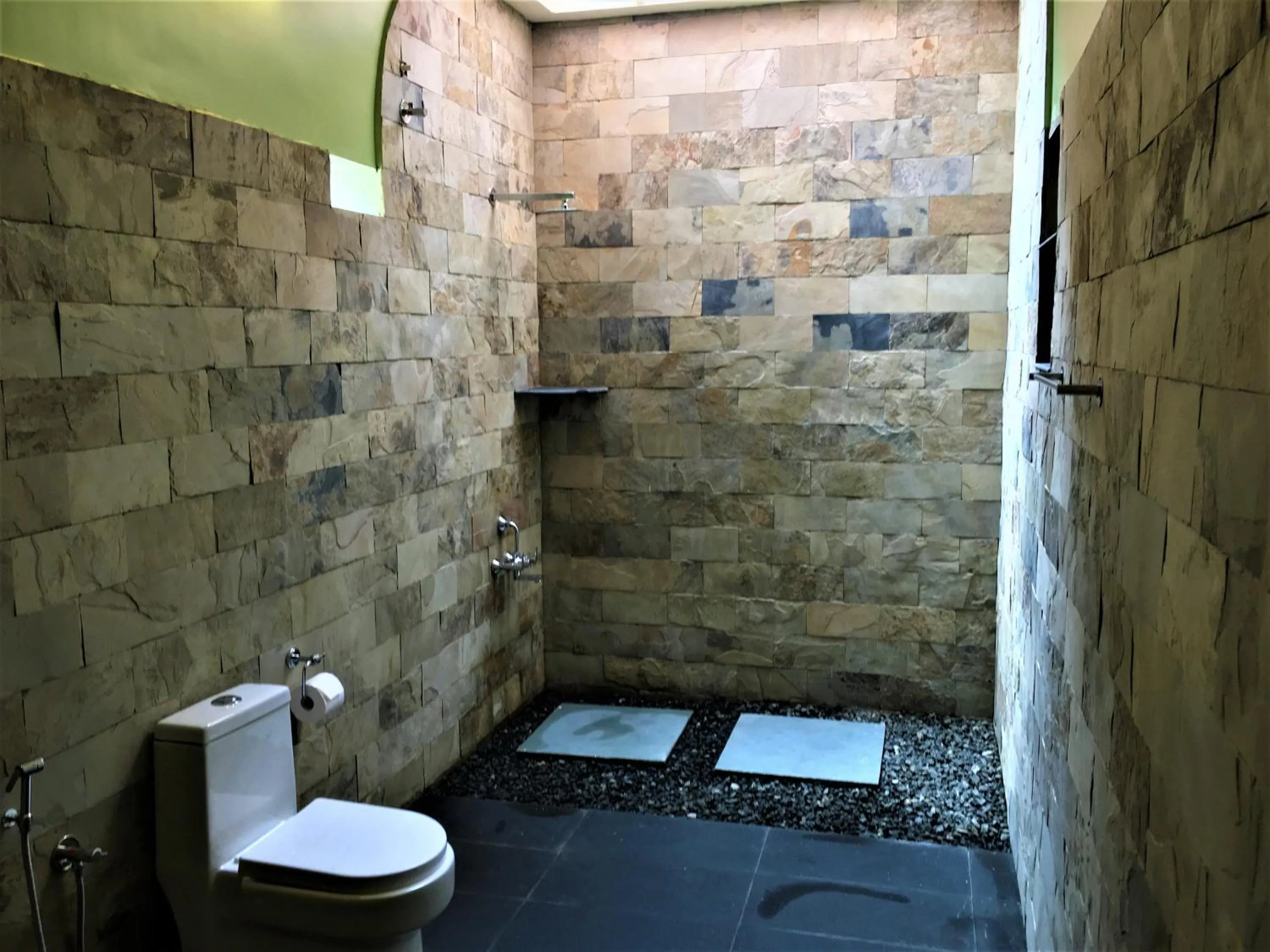 Bathroom in Mandaram villas