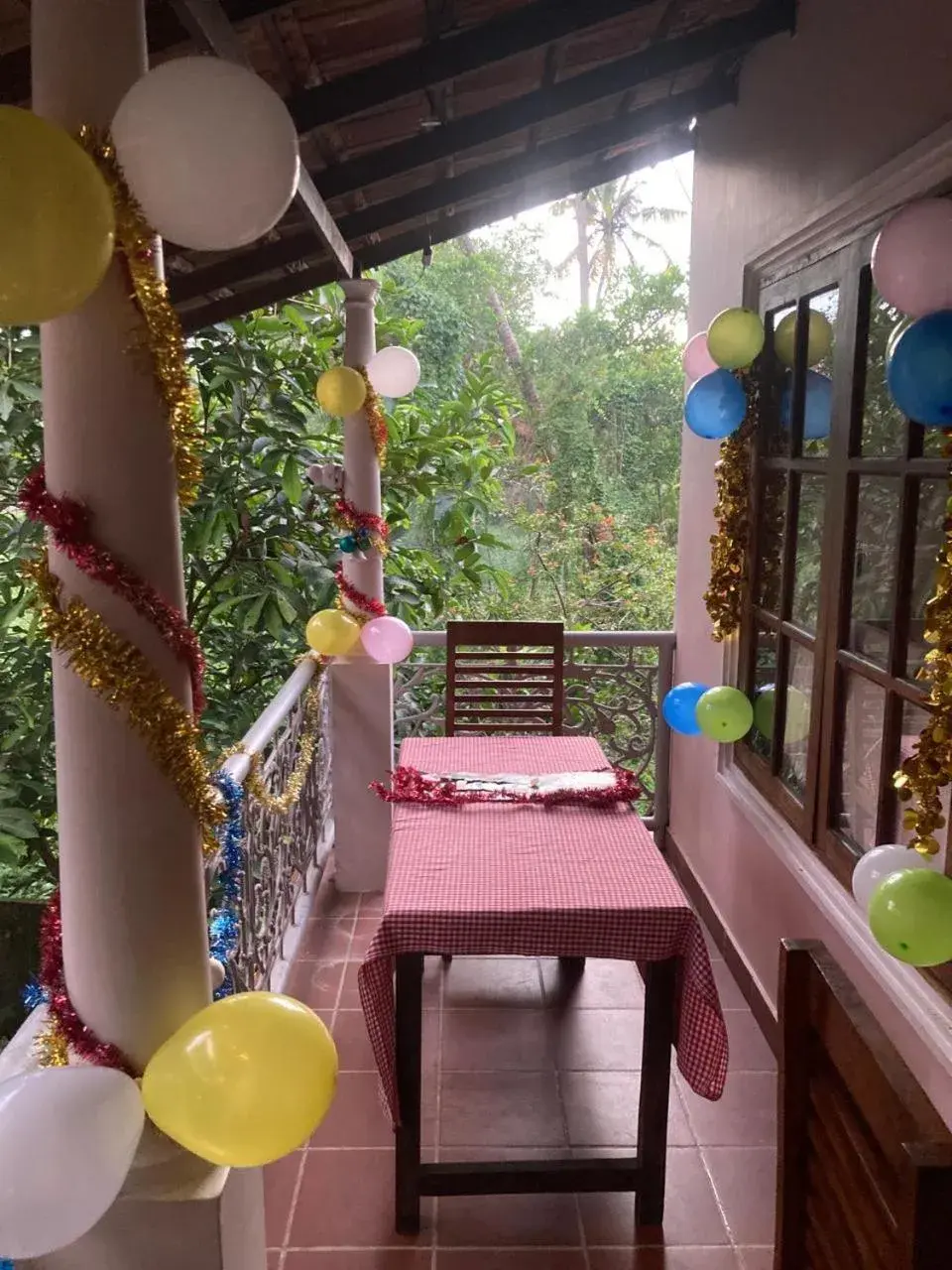 Restaurant/places to eat in Mandaram villas Restaurant/places to eat in Mandaram villas