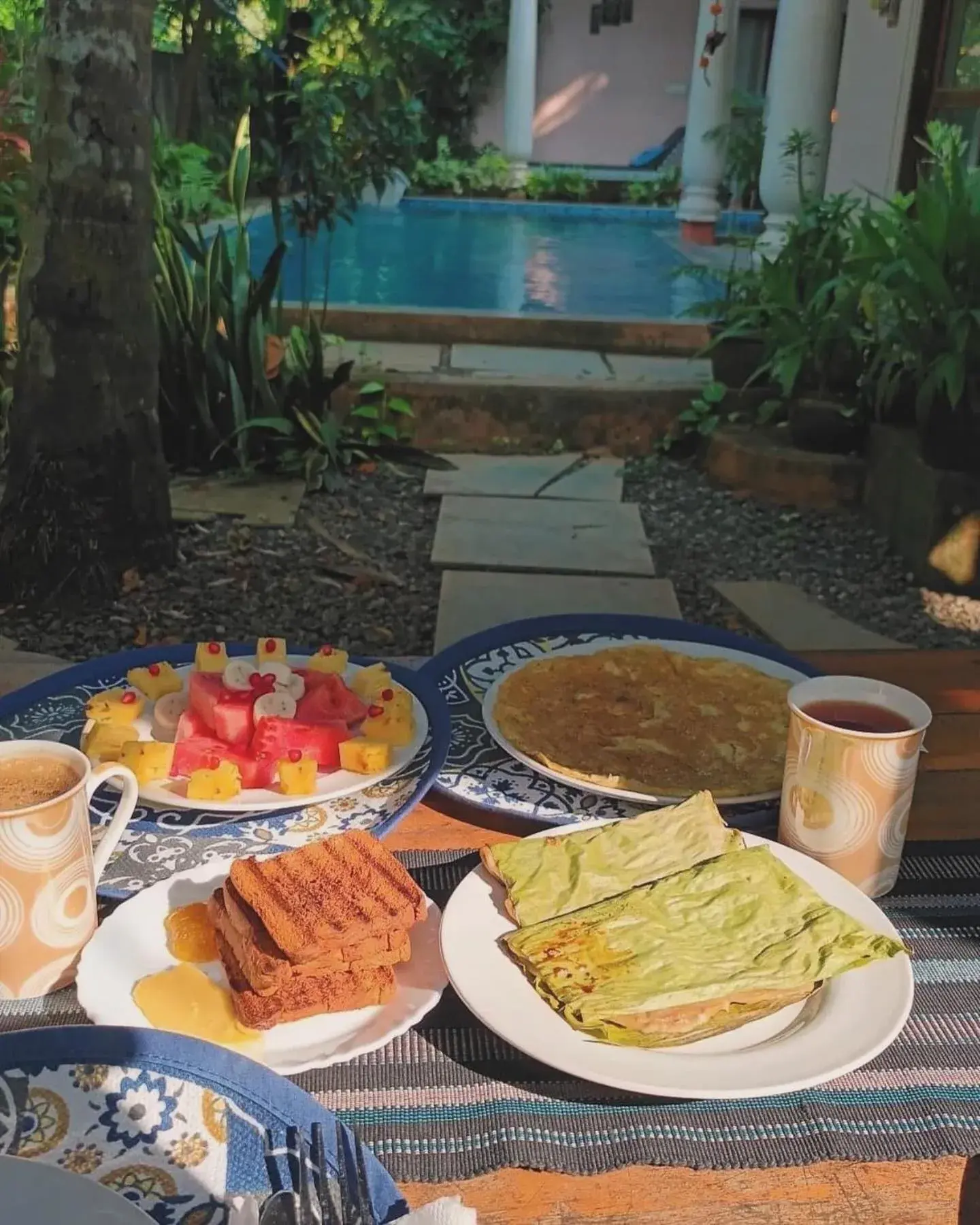 Restaurant/places to eat in Mandaram villas Restaurant/places to eat in Mandaram villas