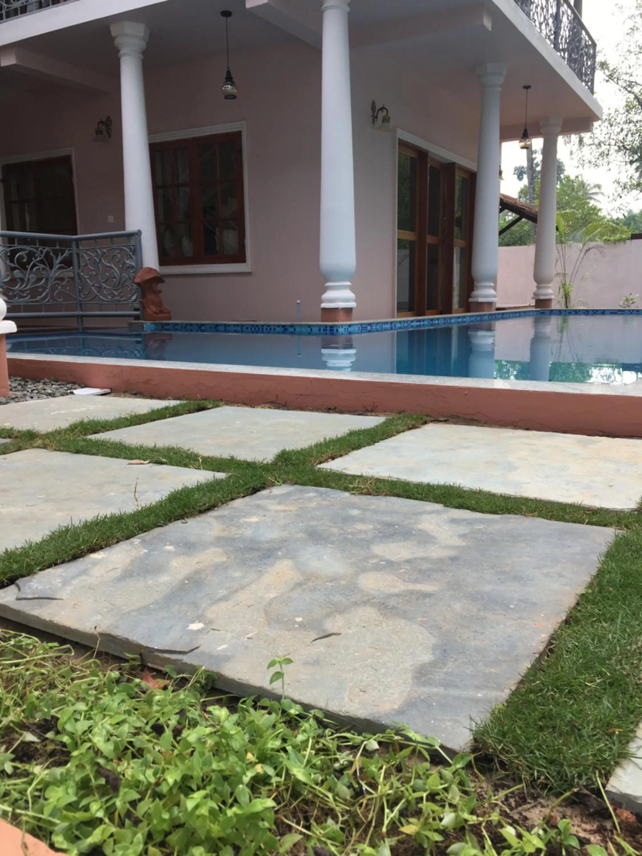 Swimming pool in Mandaram villas