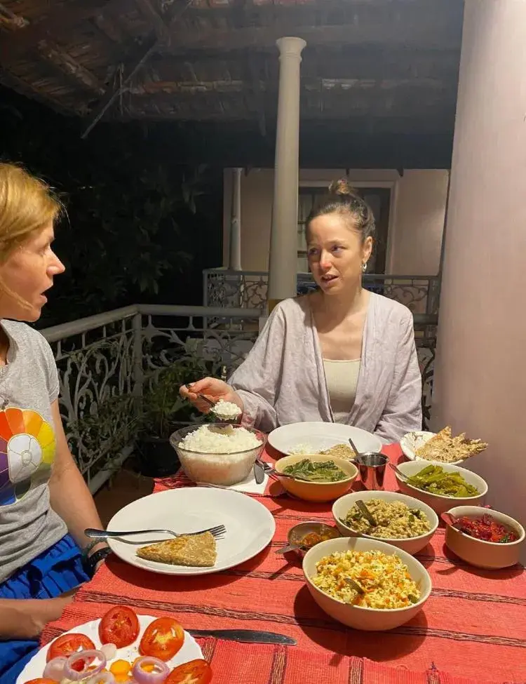 Restaurant/places to eat in Mandaram villas Restaurant/places to eat in Mandaram villas