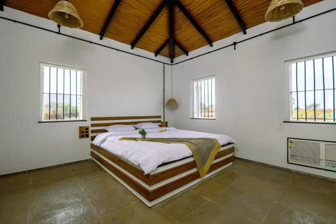 Property building in THE EARTH FARM