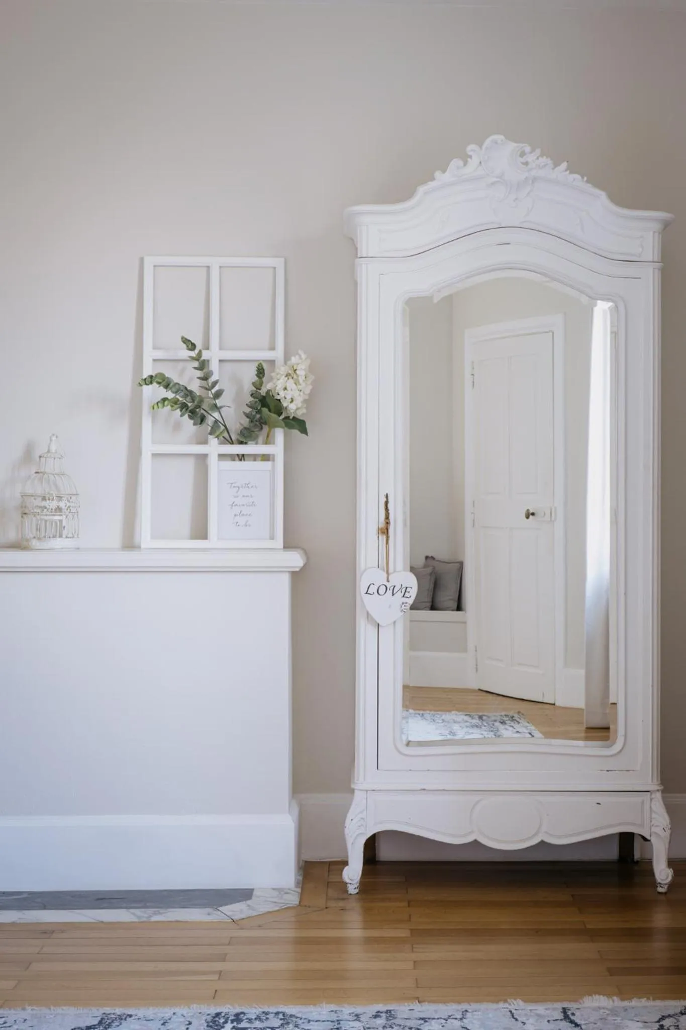 Decorative detail in Hotel Ô Château