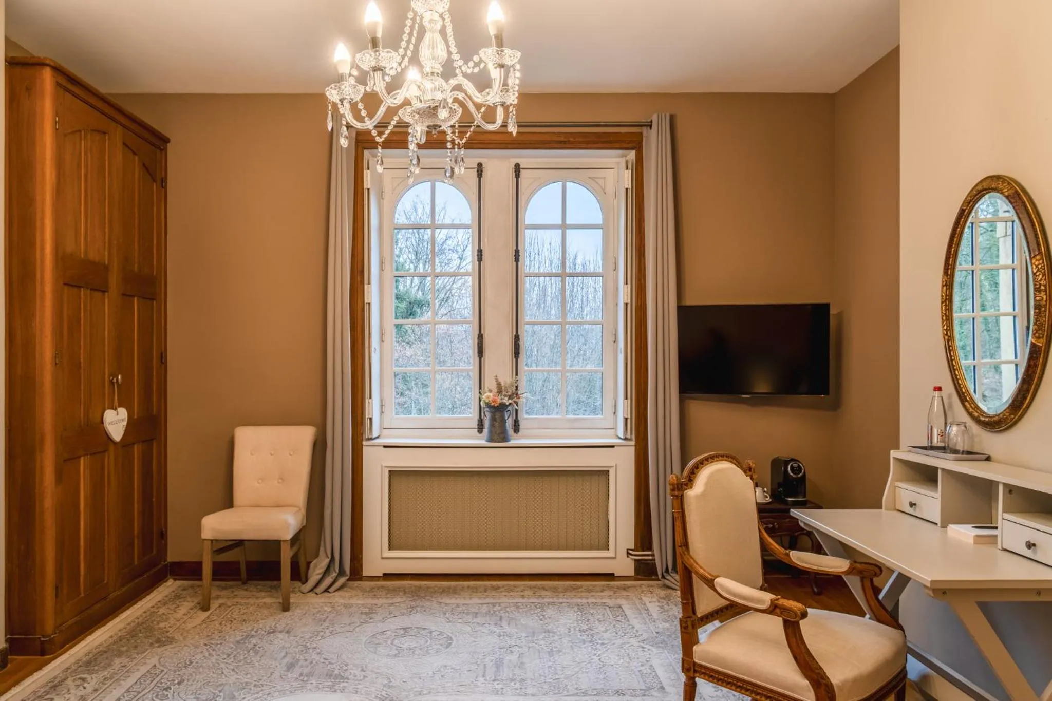 Photo of the whole room in Hotel Ô Château