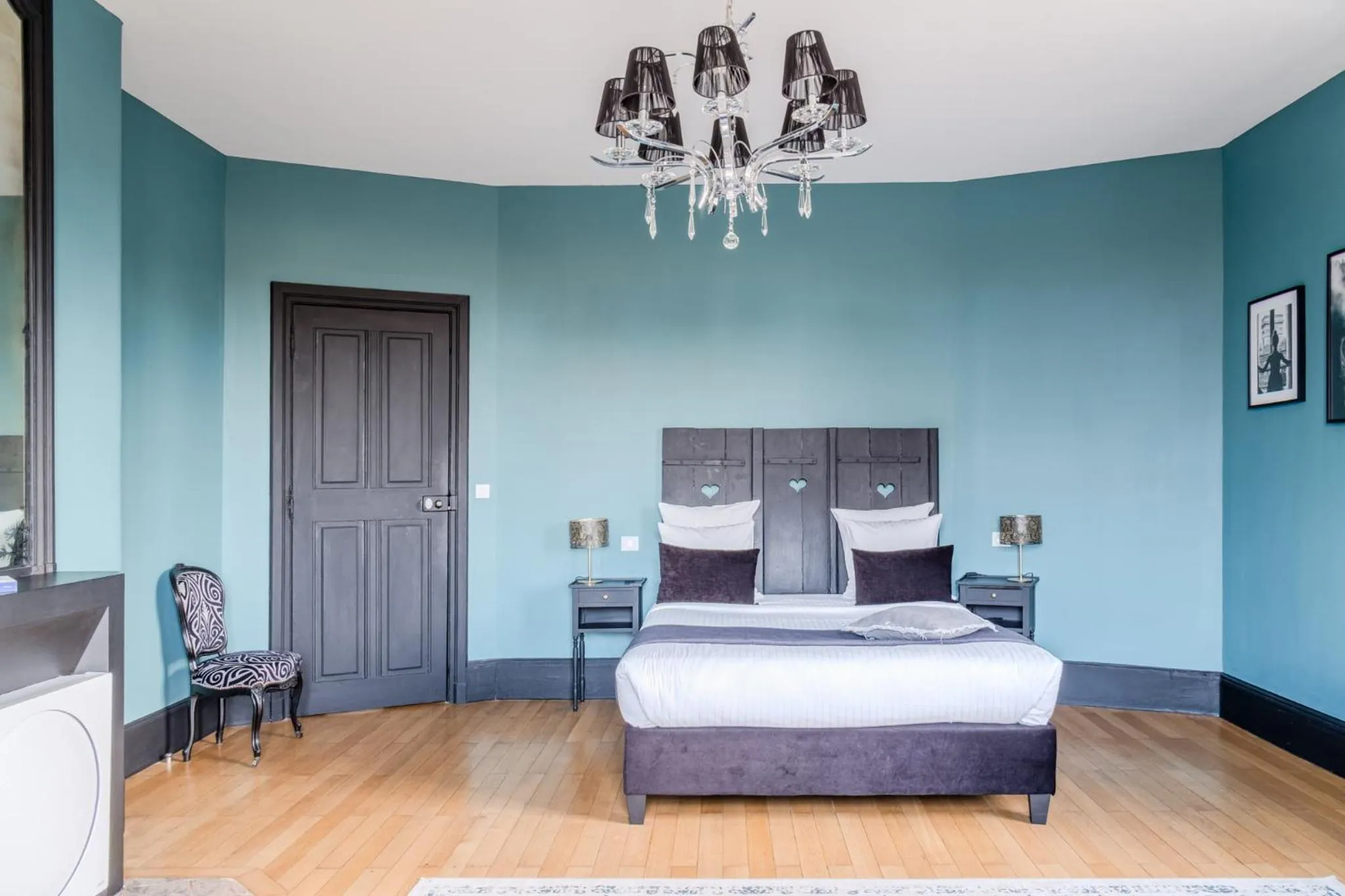 Photo of the whole room, Bed in Hotel Ô Château