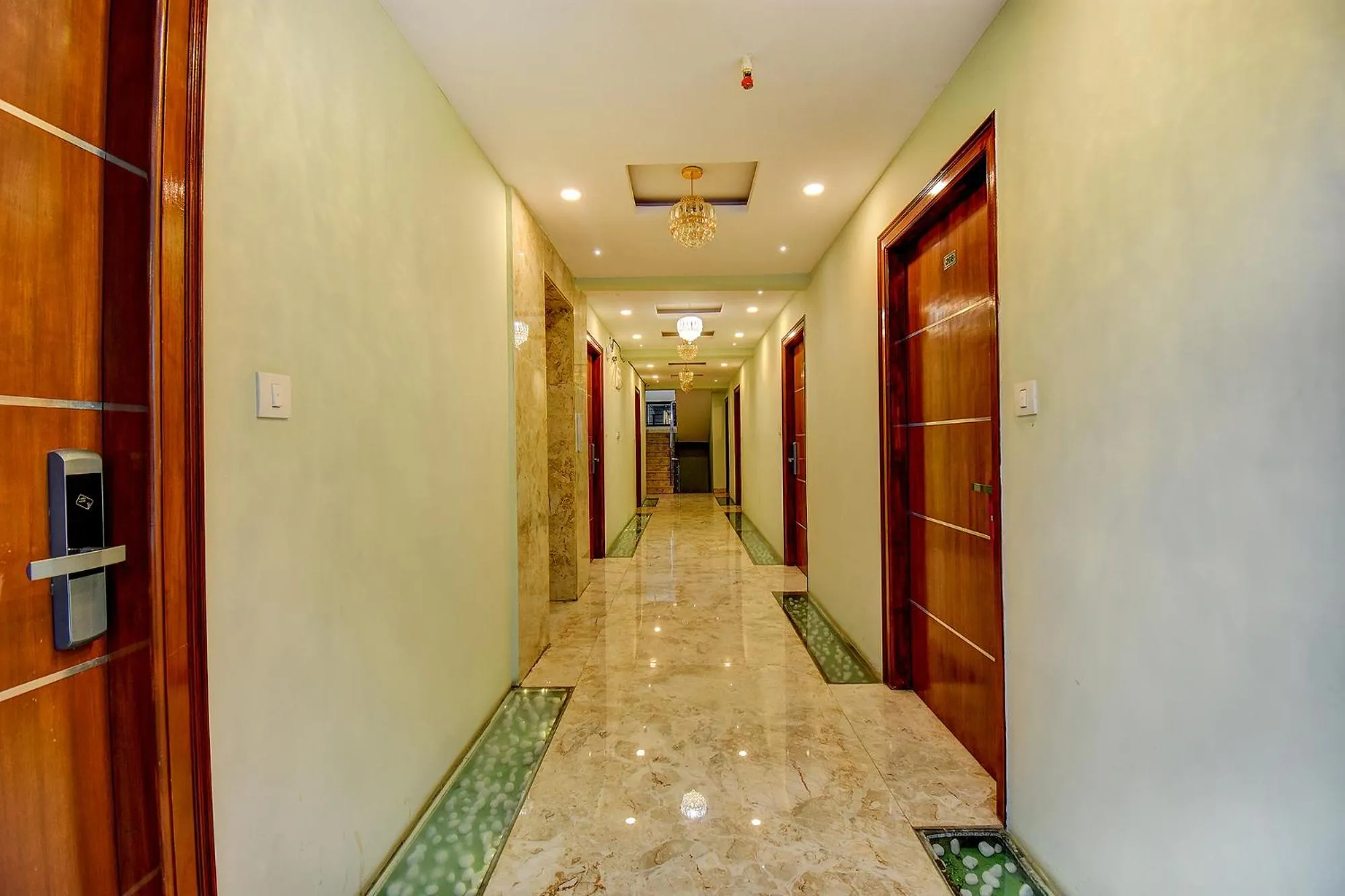 Lobby or reception in FabHotel Cozzy Inn - Tilak Nagar Main Road, Jayanagar