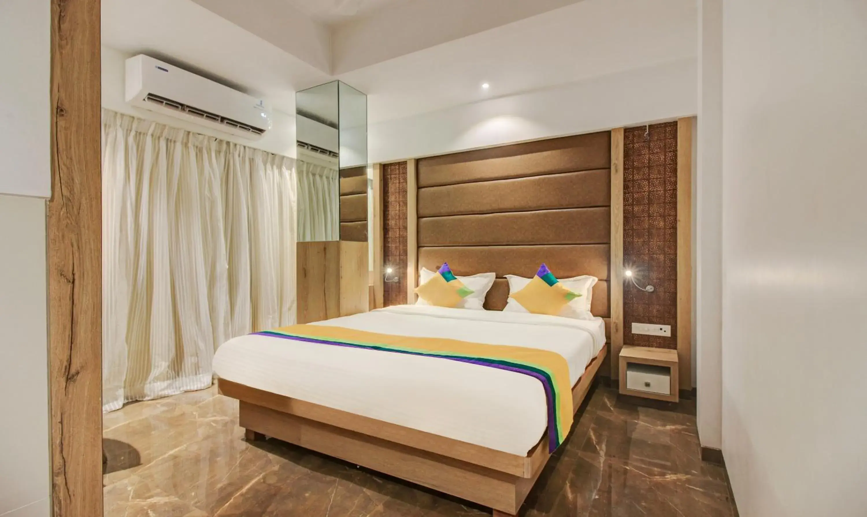 Deluxe Double Room - single occupancy in Hotel Aarush Inn Deluxe Double Room - single occupancy in Hotel Aarush Inn