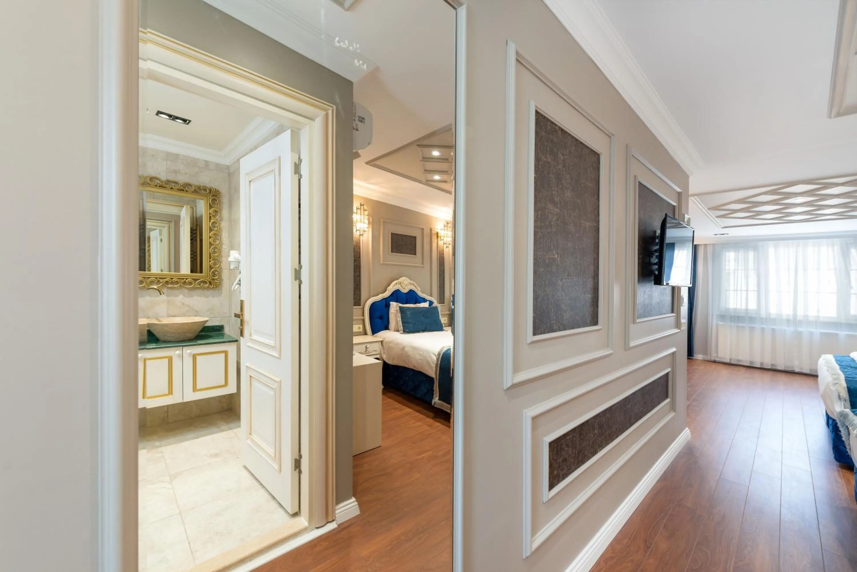 Bed in Begonville Mansion Oldcity