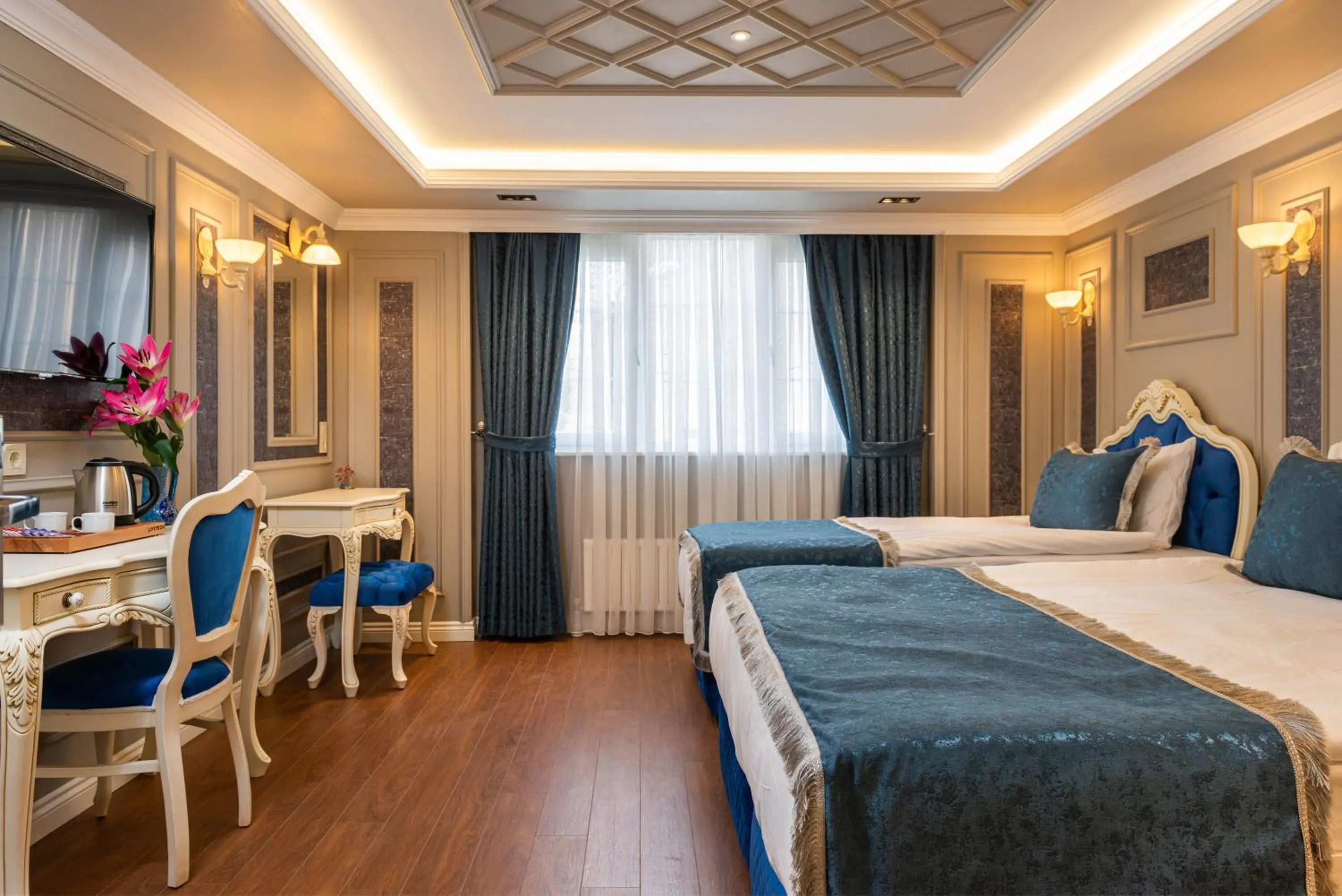 Photo of the whole room, Bed in Begonville Mansion Oldcity