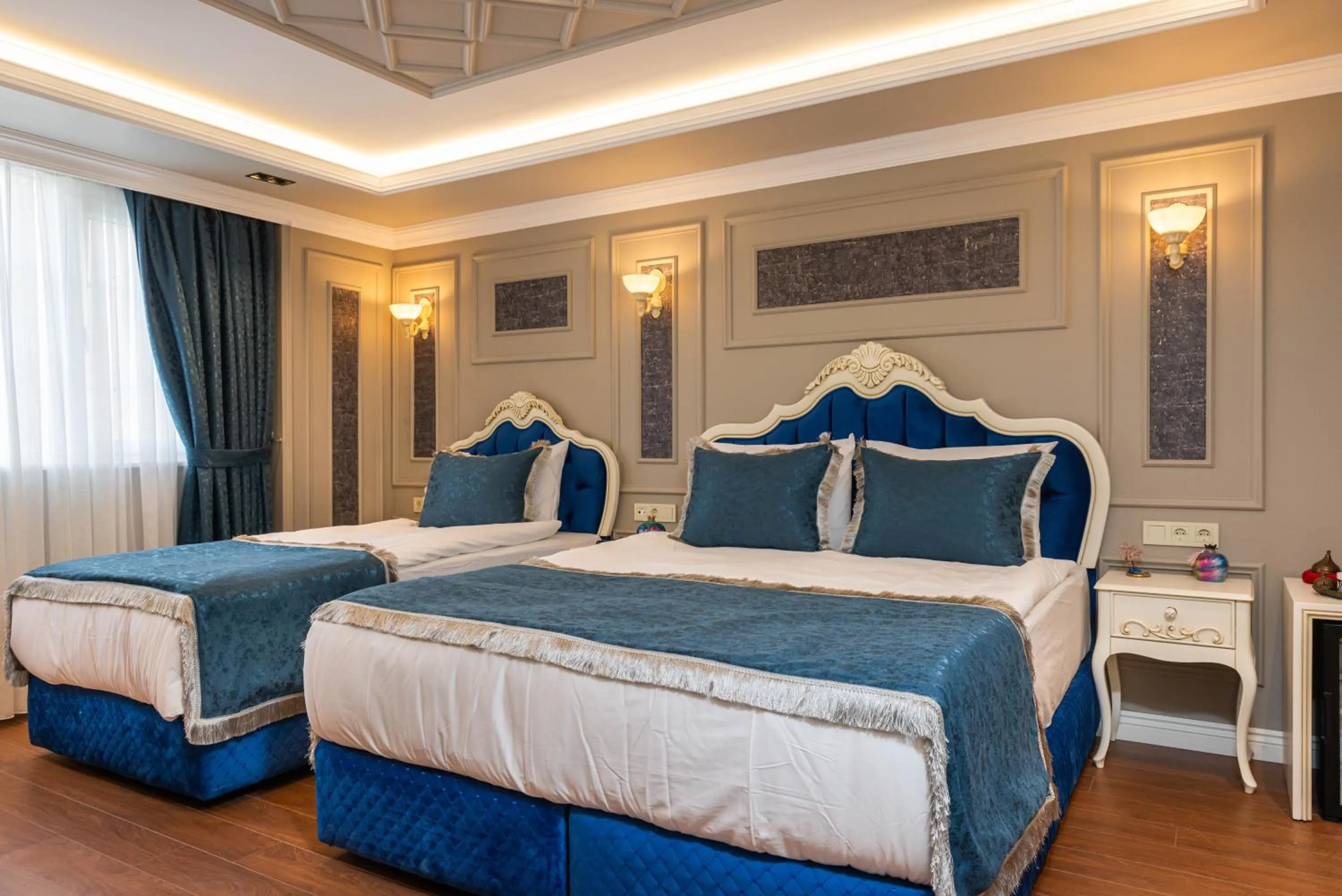 Bedroom, Bed in Begonville Mansion Oldcity