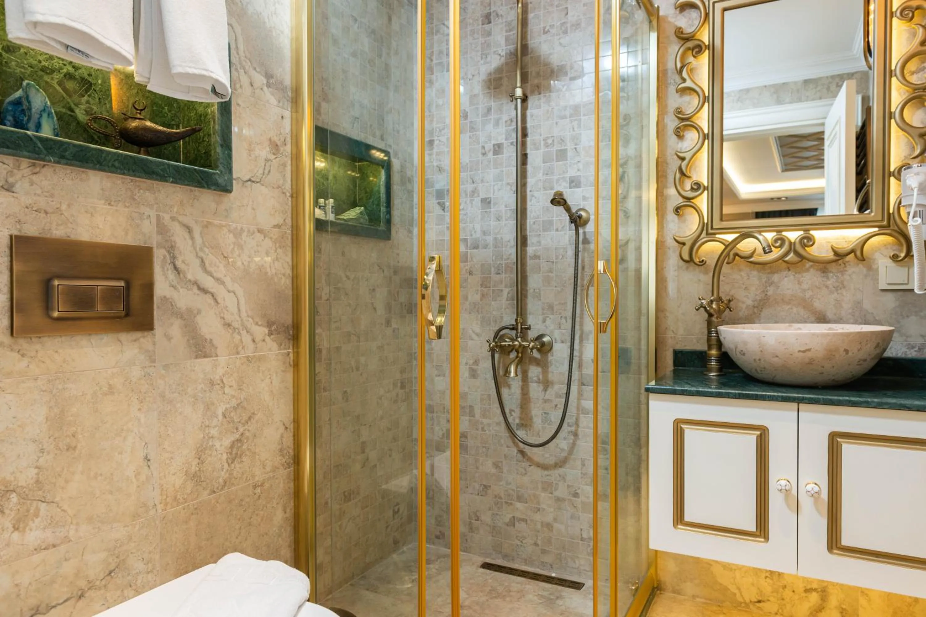 Bathroom in Begonville Mansion Oldcity