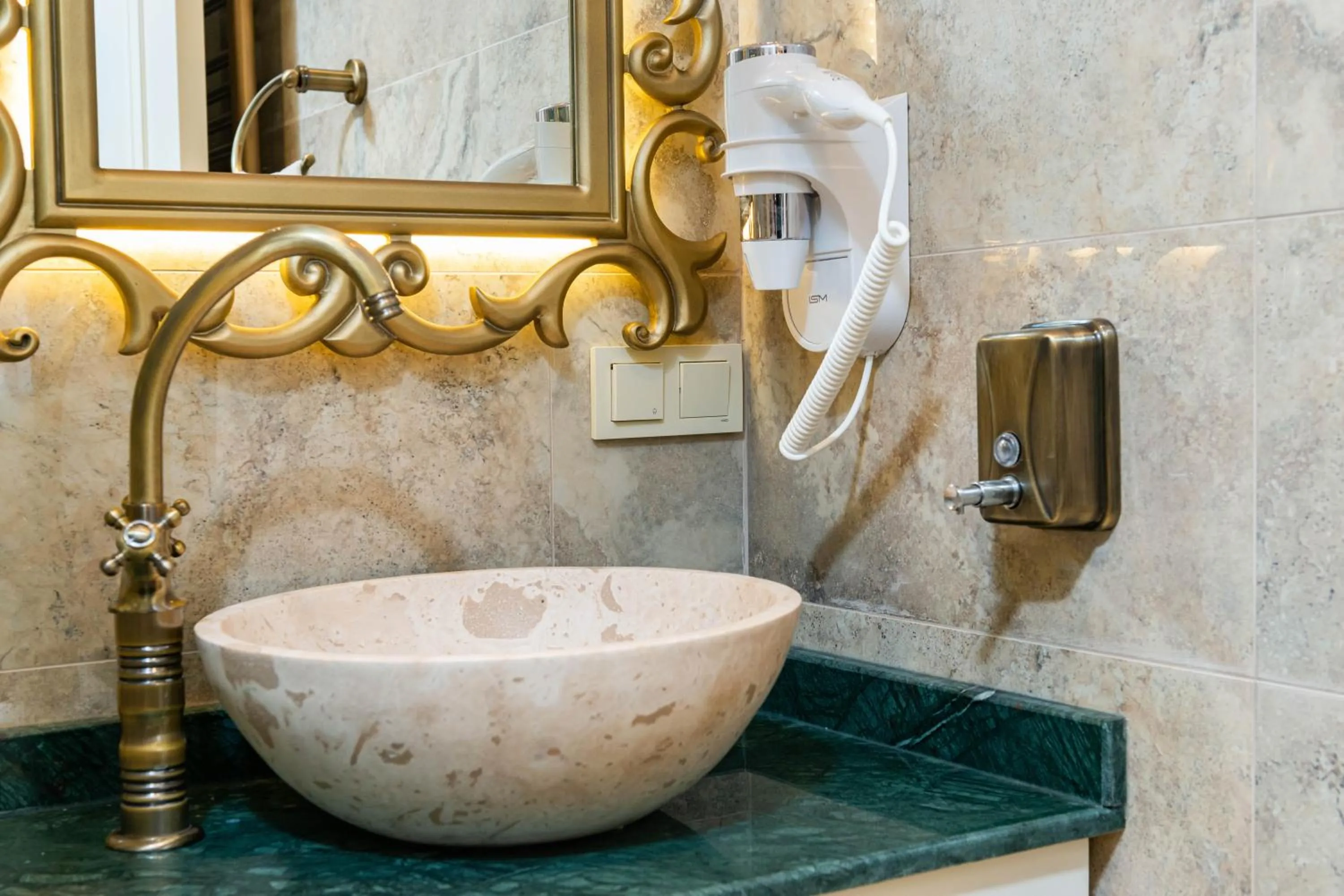 Bathroom in Begonville Mansion Oldcity