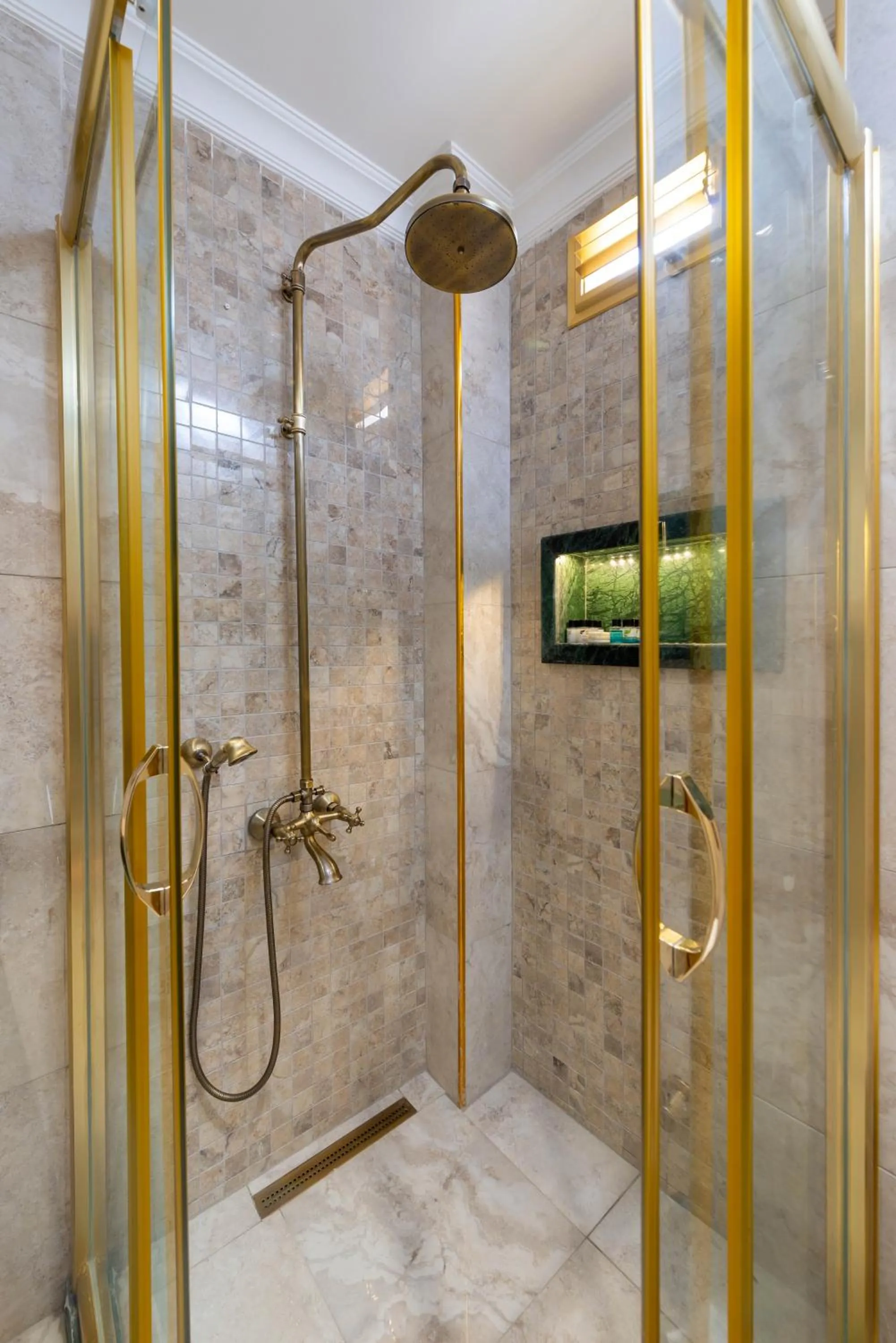 Bathroom in Begonville Mansion Oldcity