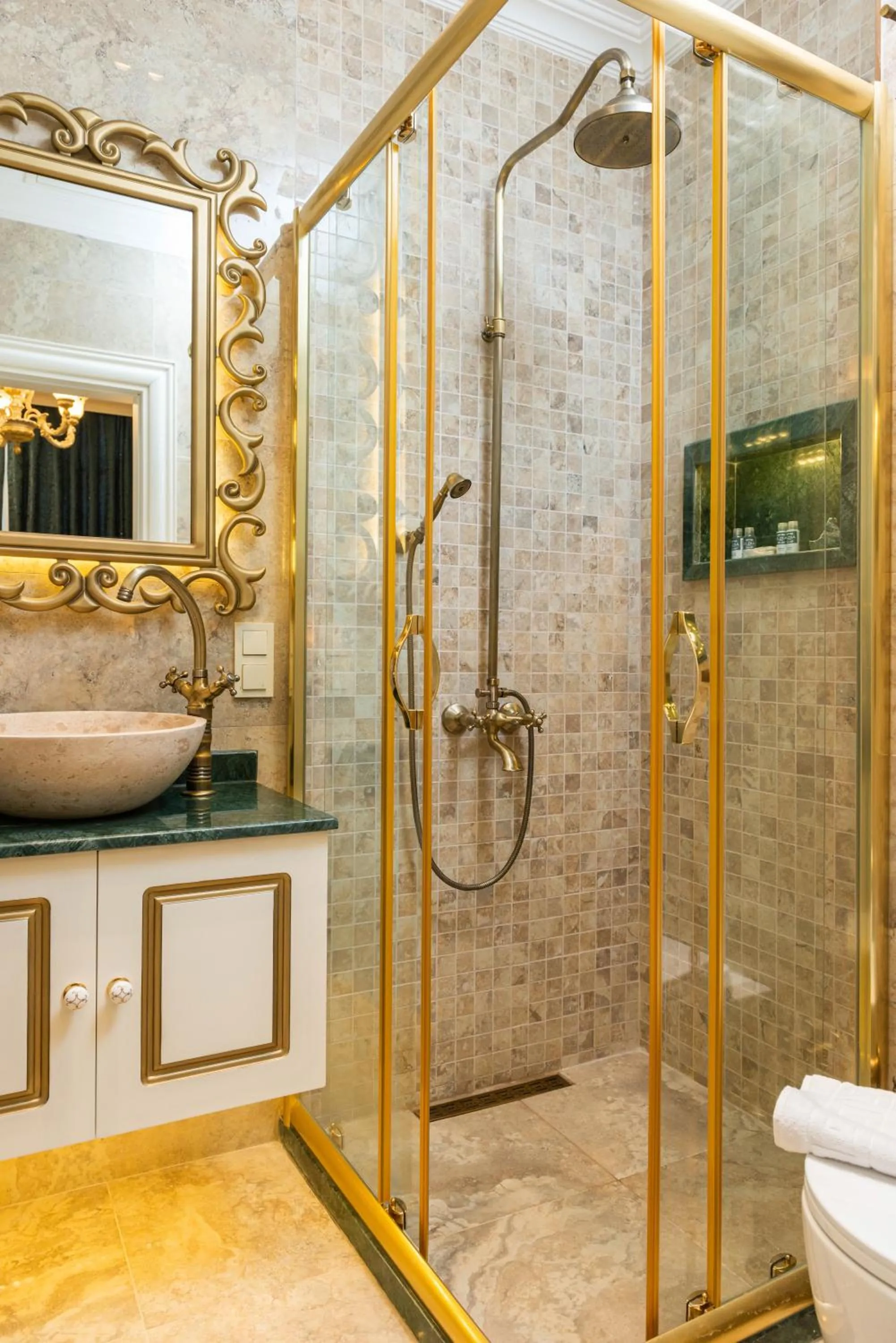 Bathroom in Begonville Mansion Oldcity