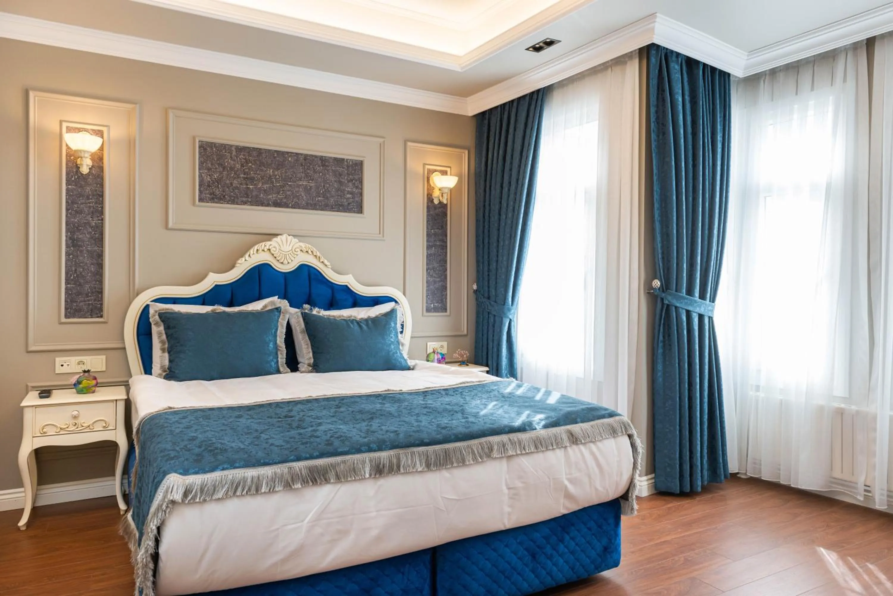 Bedroom, Bed in Begonville Mansion Oldcity