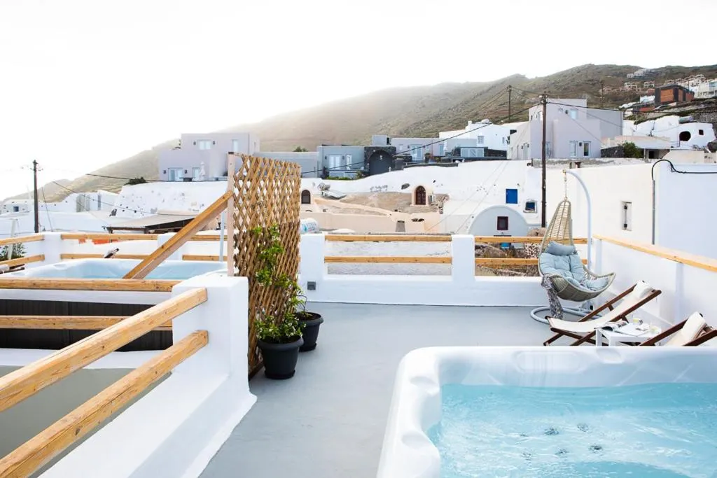 Hot Tub in Aetheria Villas