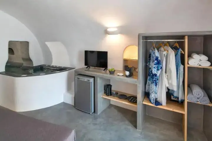 Coffee/tea facilities in Aetheria Villas