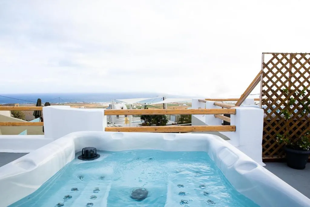 Hot Tub in Aetheria Villas