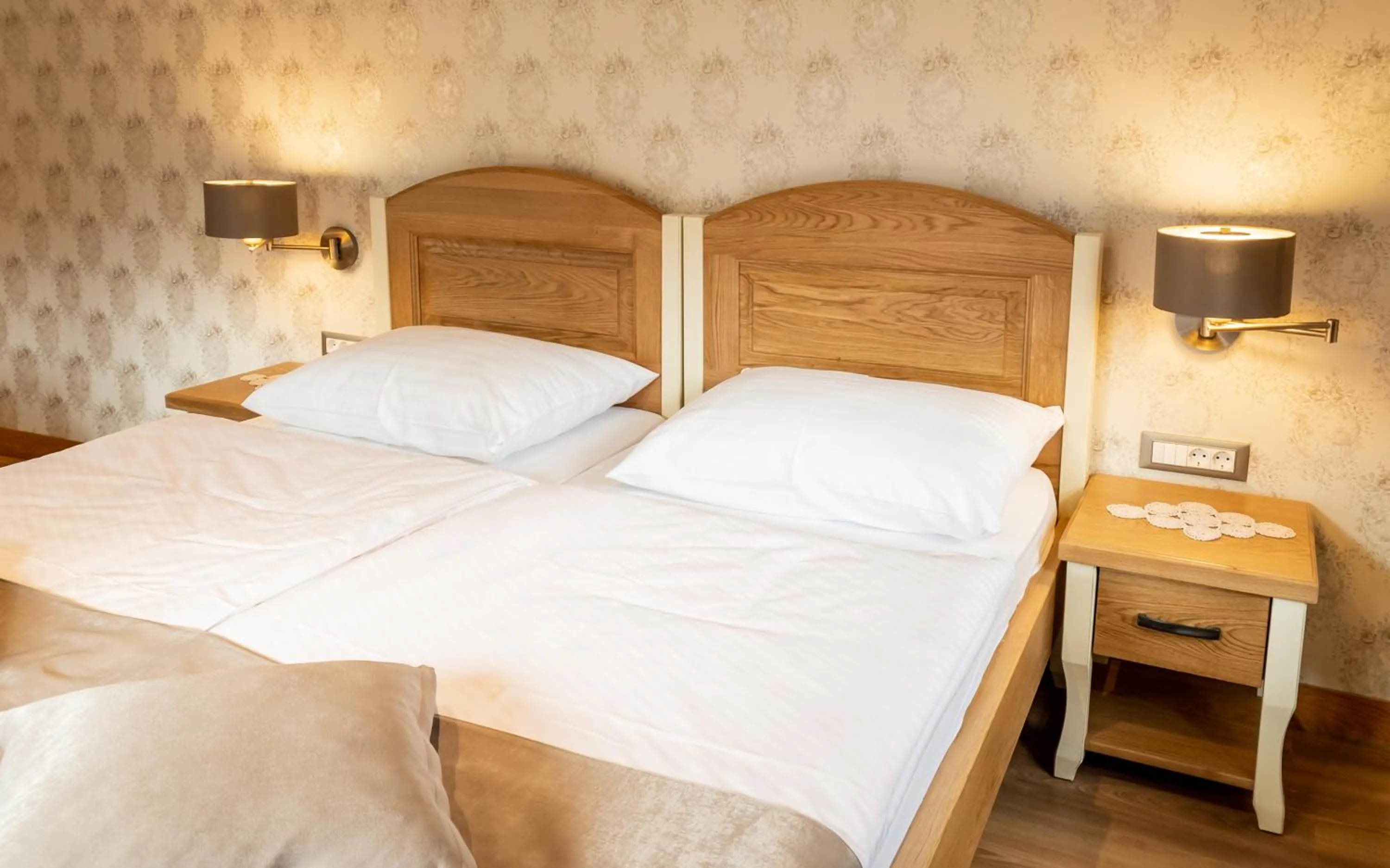 Deluxe Double or Twin Room with City View in Guest House Pri Cesarju