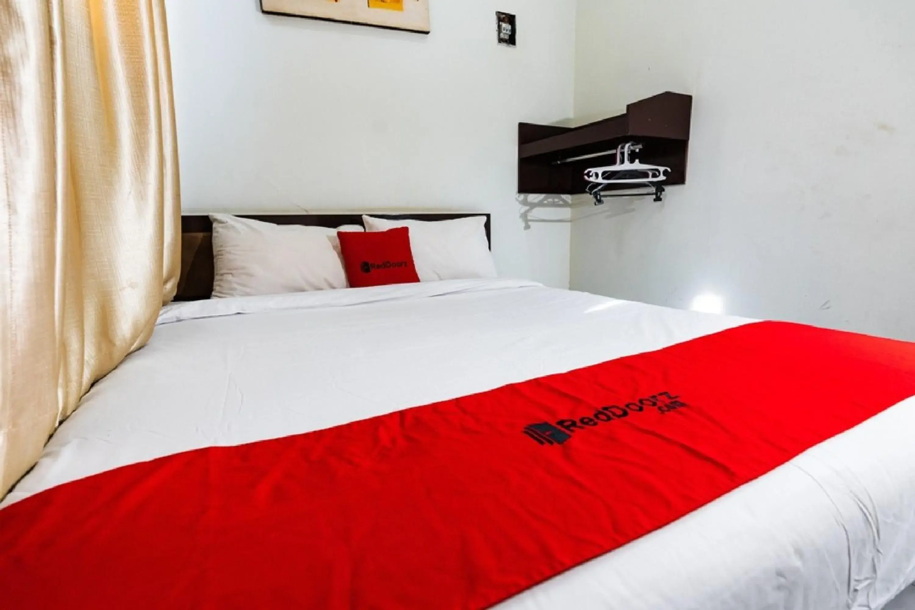 Bathroom in RedDoorz @ Hertasning Area 2 Bathroom in RedDoorz @ Hertasning Area 2