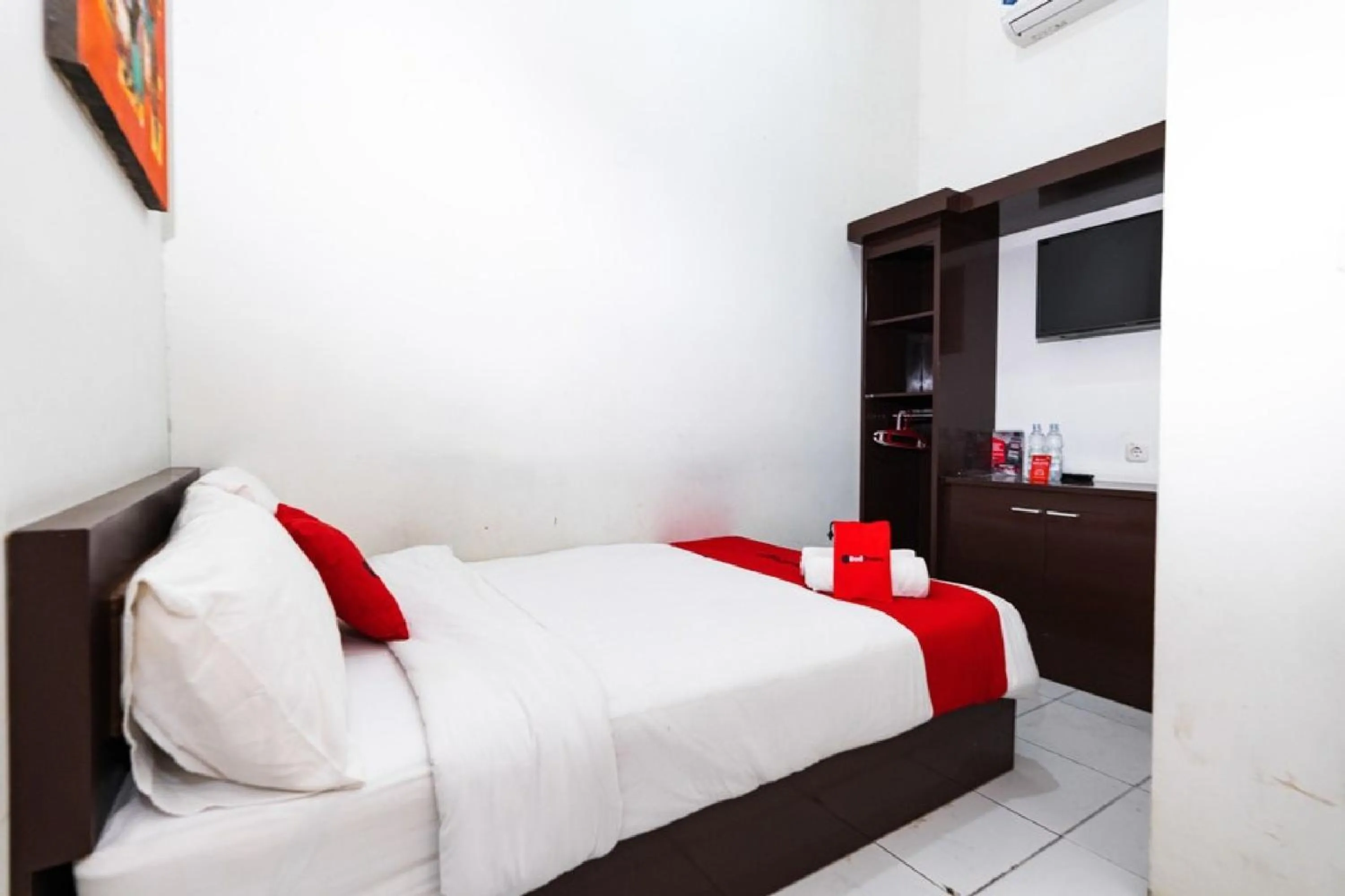 Bathroom in RedDoorz @ Hertasning Area 2