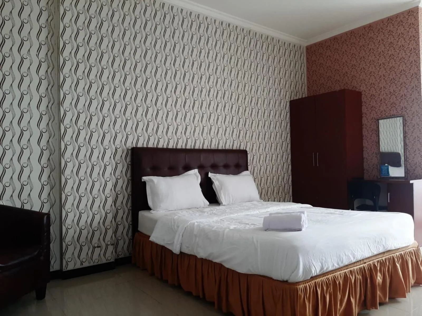 RedDoorz Syariah at Jalan Pramuka