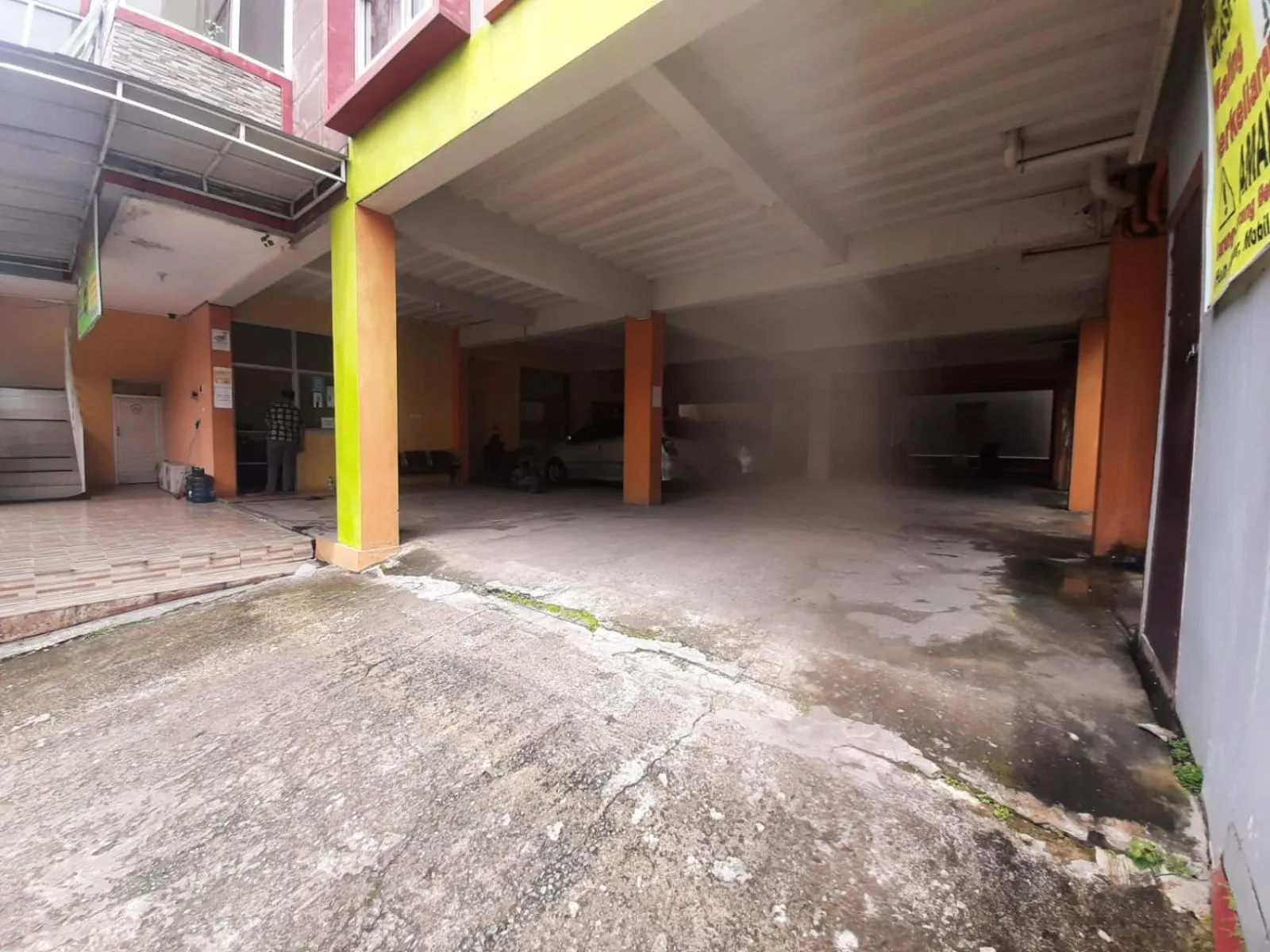 RedDoorz Syariah at Jalan Pramuka