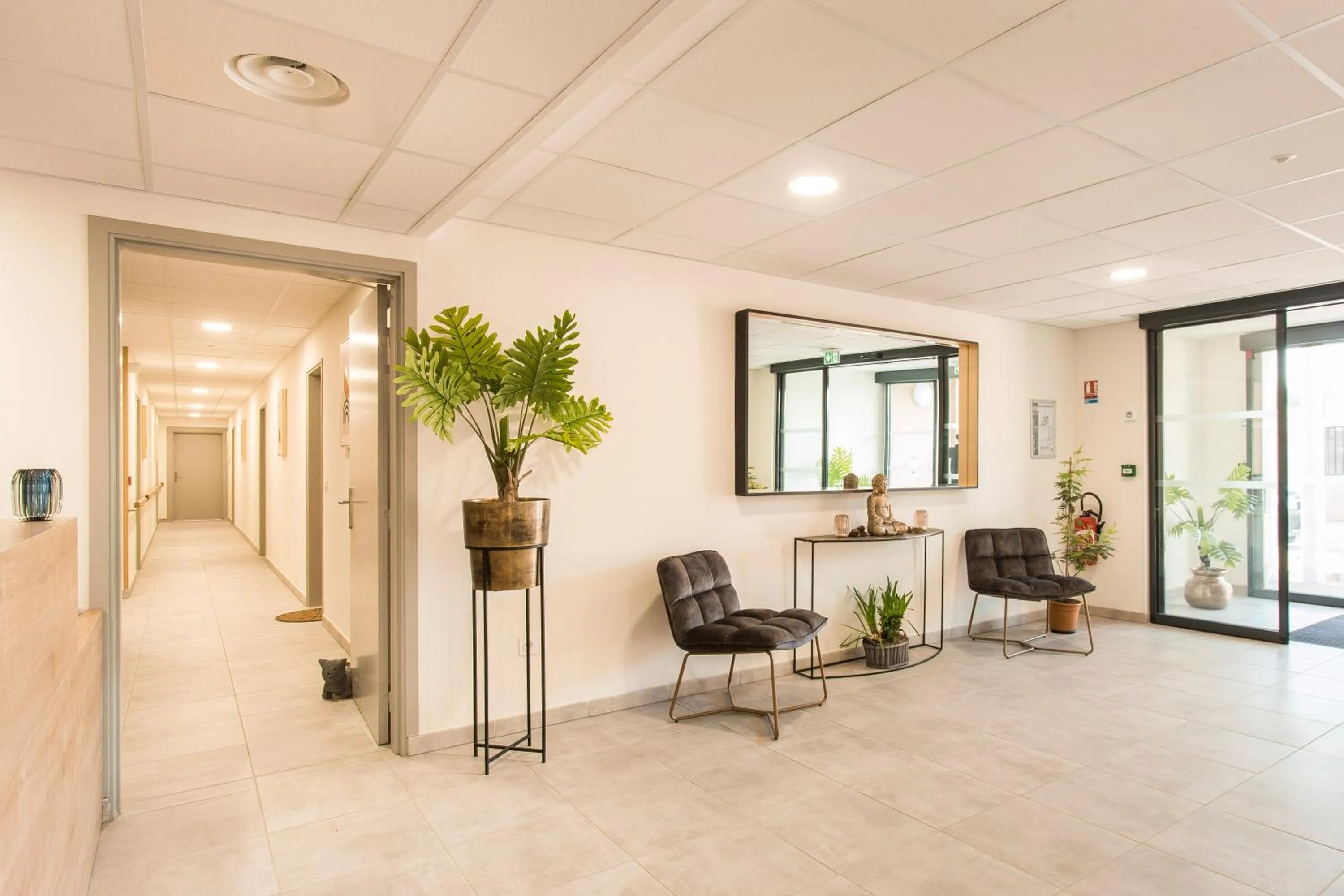 Lobby or reception in Zenao Appart'hôtels Villeneuve-lès-Avignon