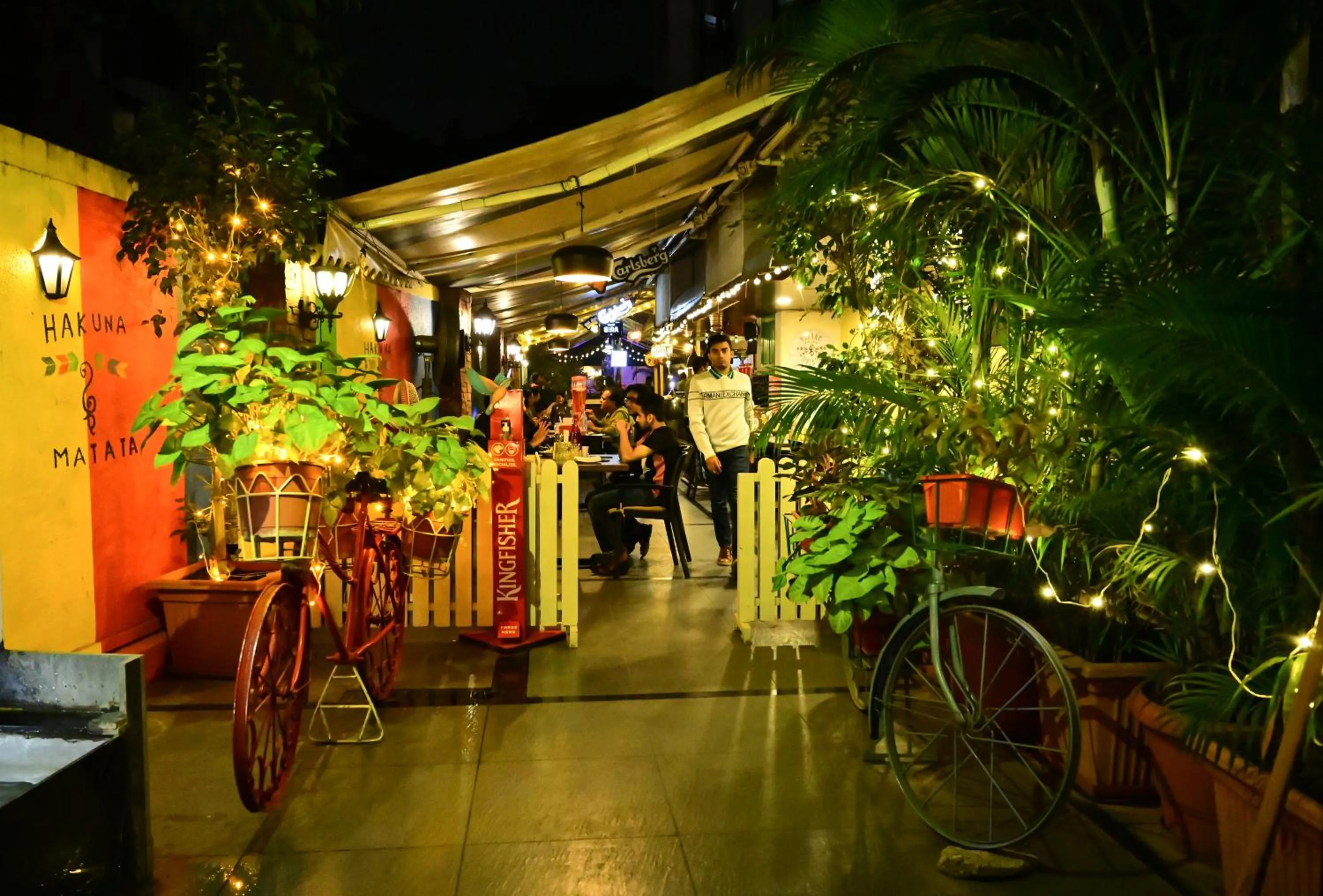 Restaurant/places to eat in The Deccan Royaale, Shivaji Nagar