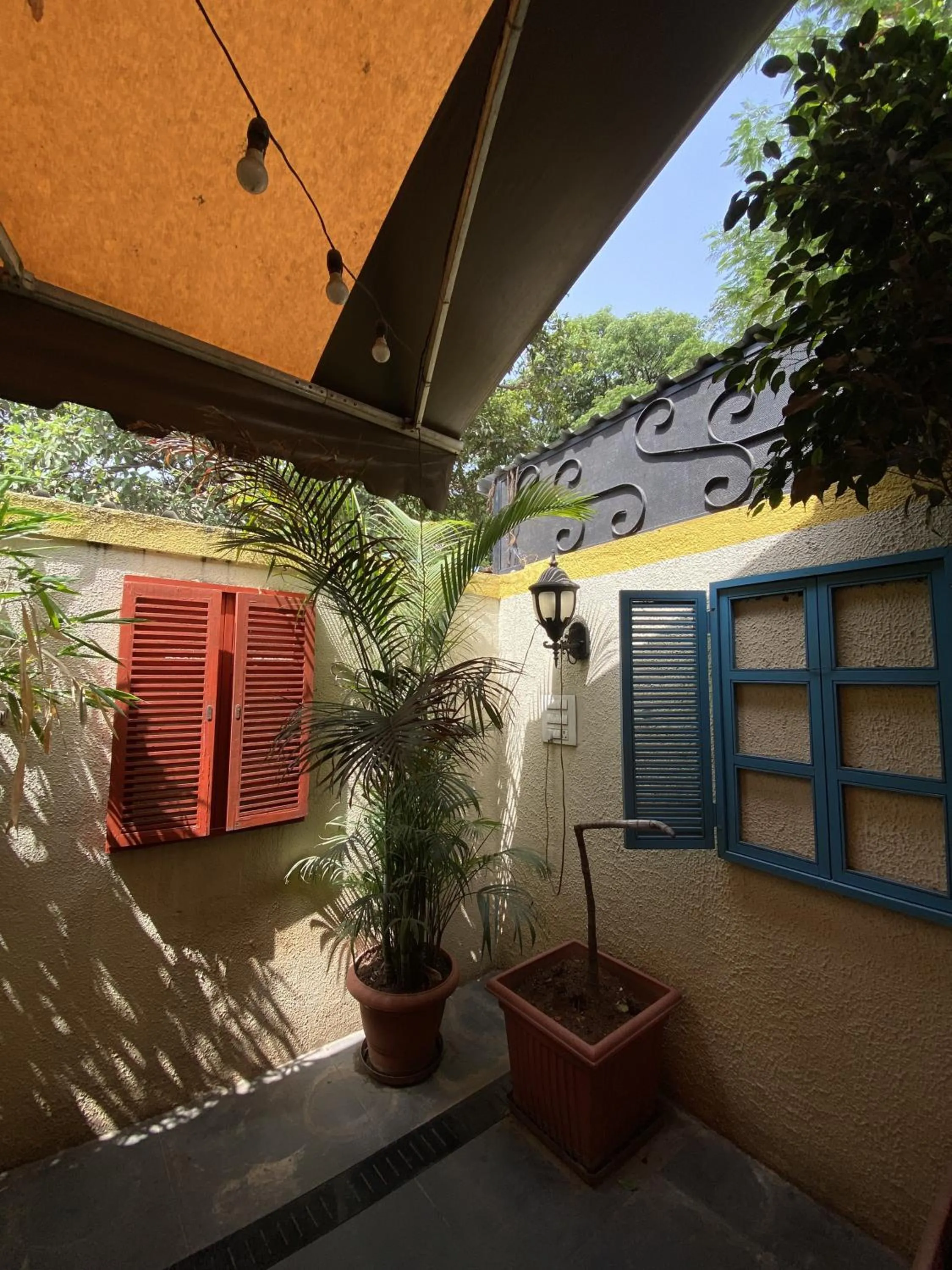 Restaurant/places to eat in The Deccan Royaale, Shivaji Nagar