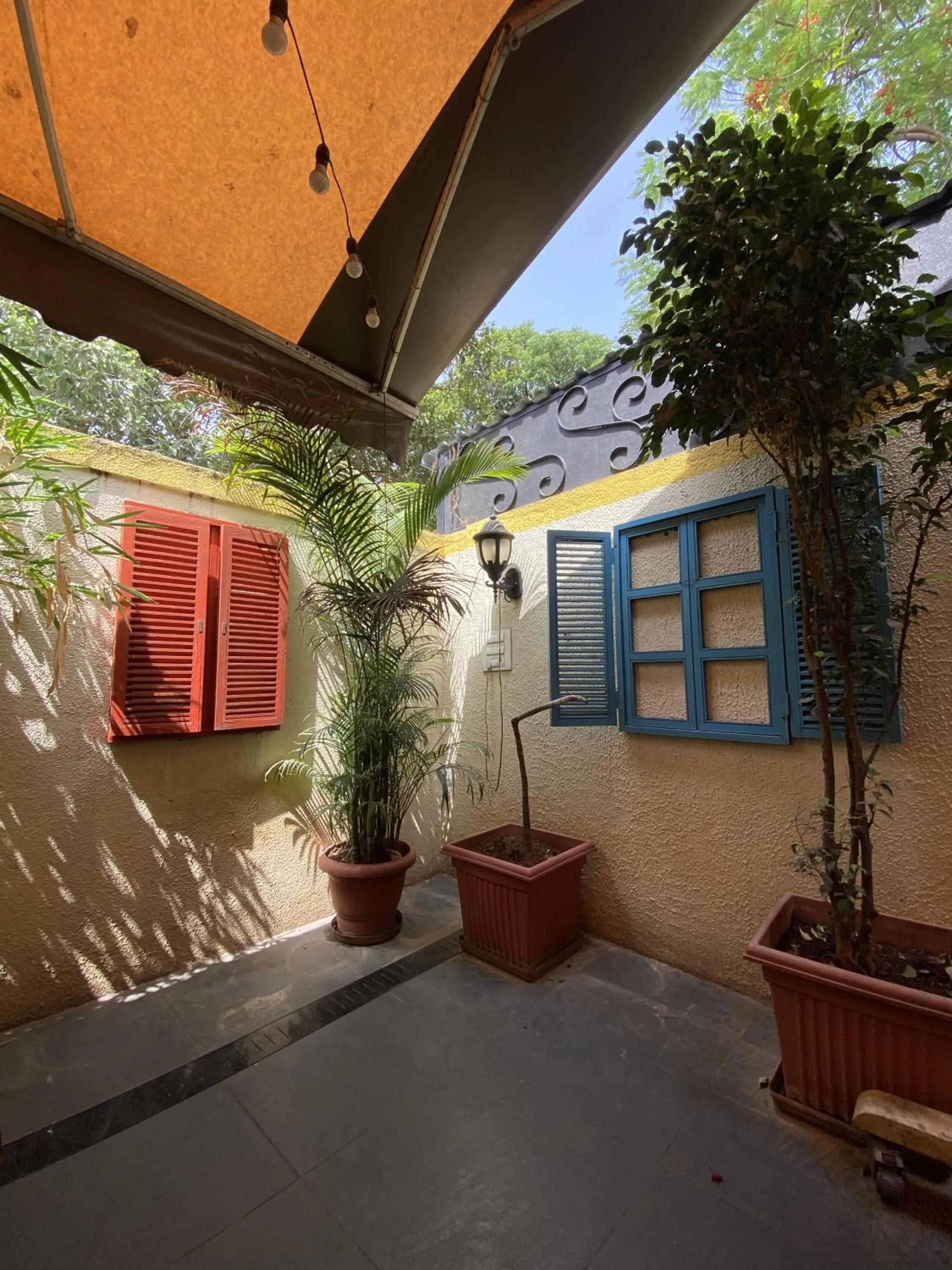 Restaurant/places to eat in The Deccan Royaale, Shivaji Nagar