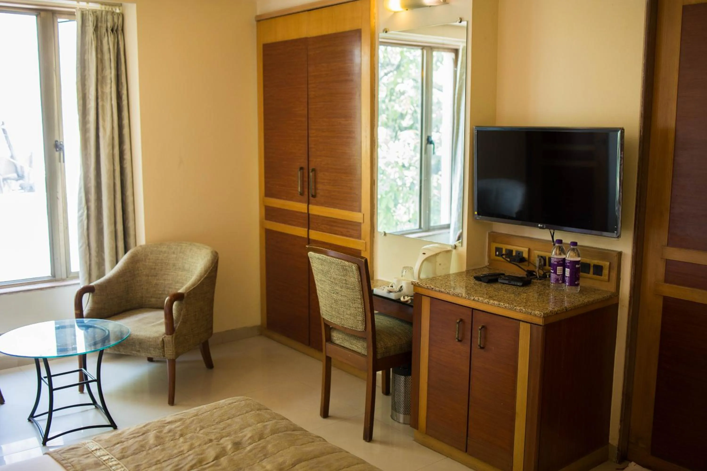 TV and multimedia in The Deccan Royaale, Shivaji Nagar